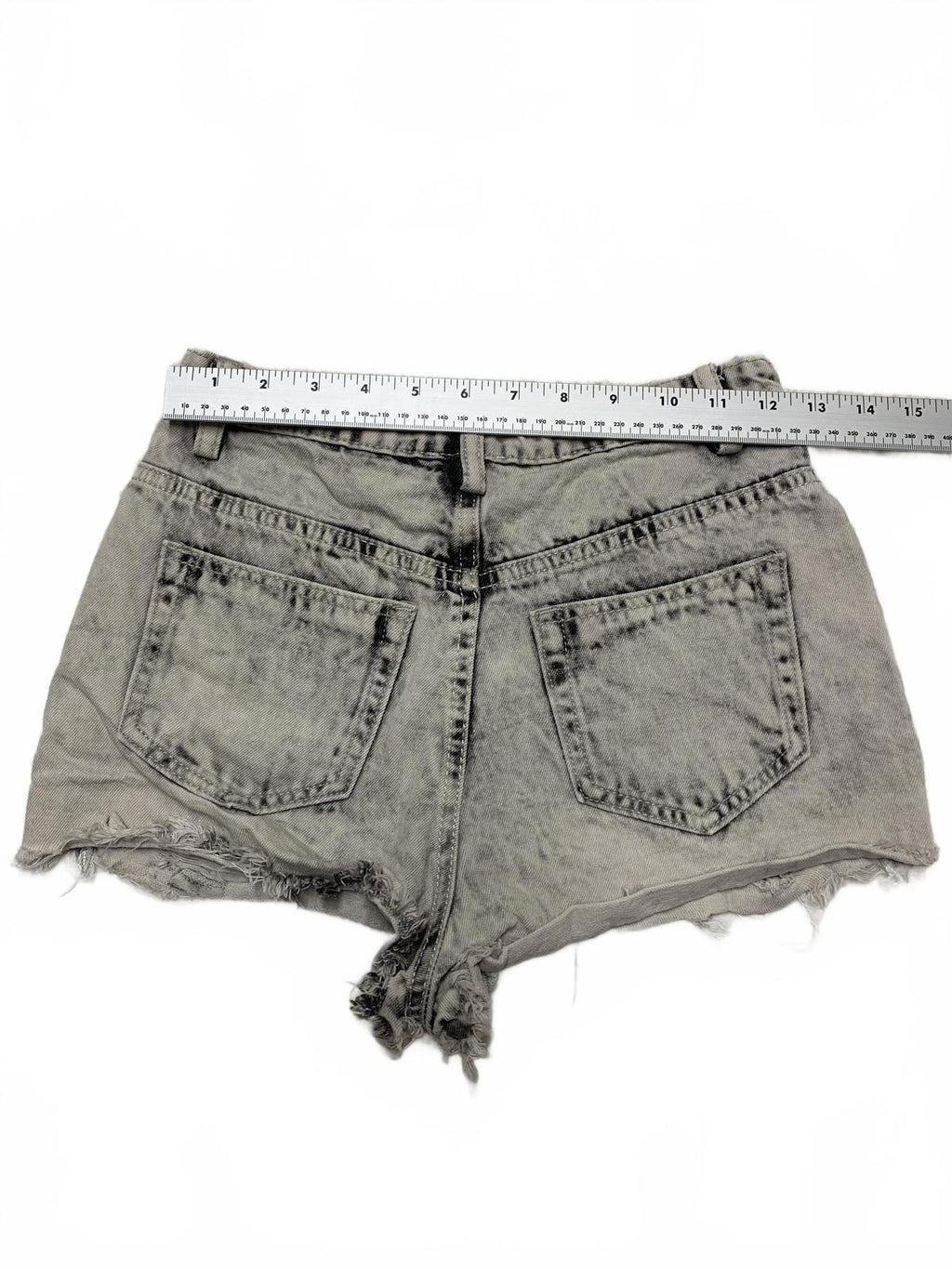 LE LIS Distressed Gray Denim Sz Small W25  Denim Shorts Mid -Rise Frayed Hem