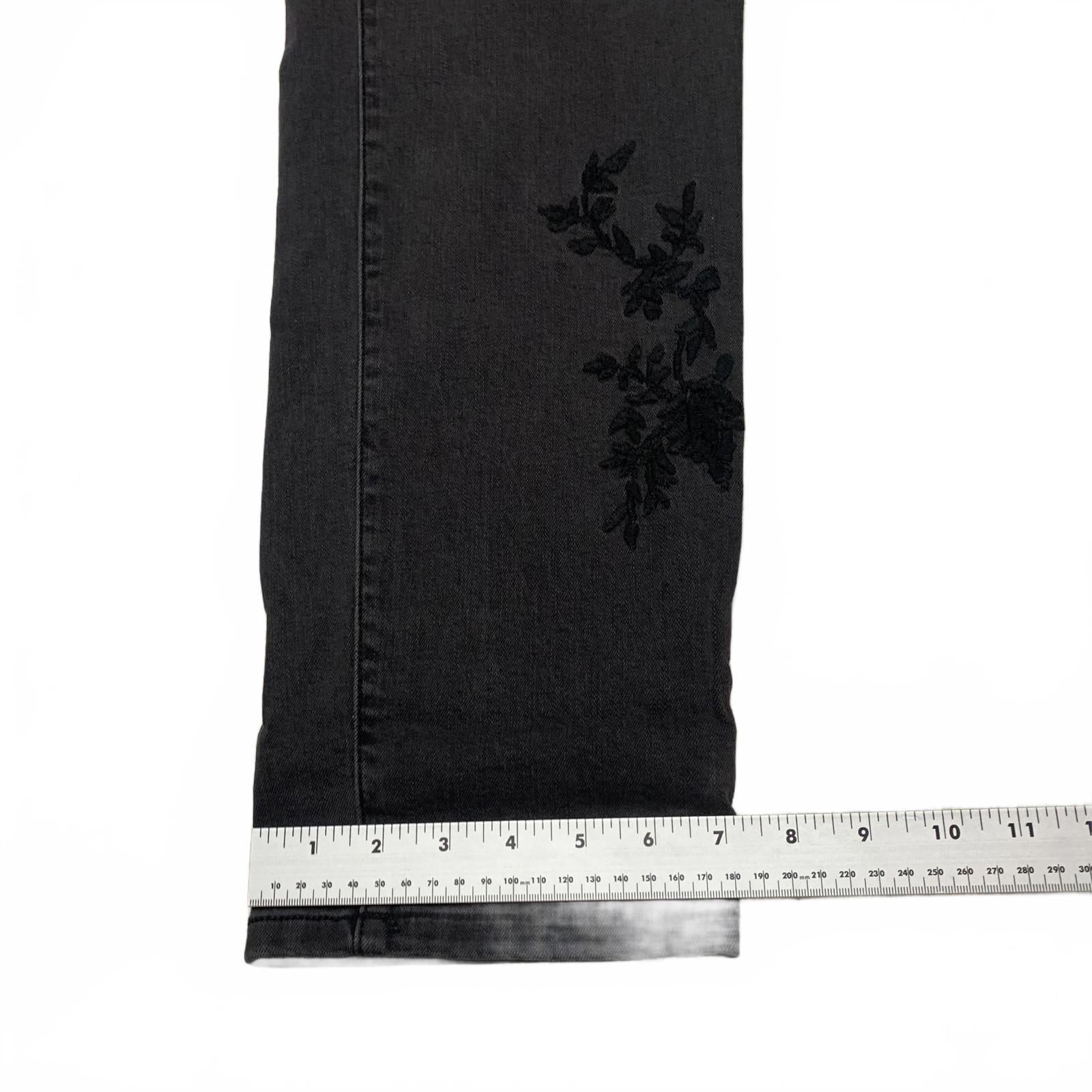 Torrid Premium Women's Sz 16R Black Floral Embroidered Boyfriend Jeans