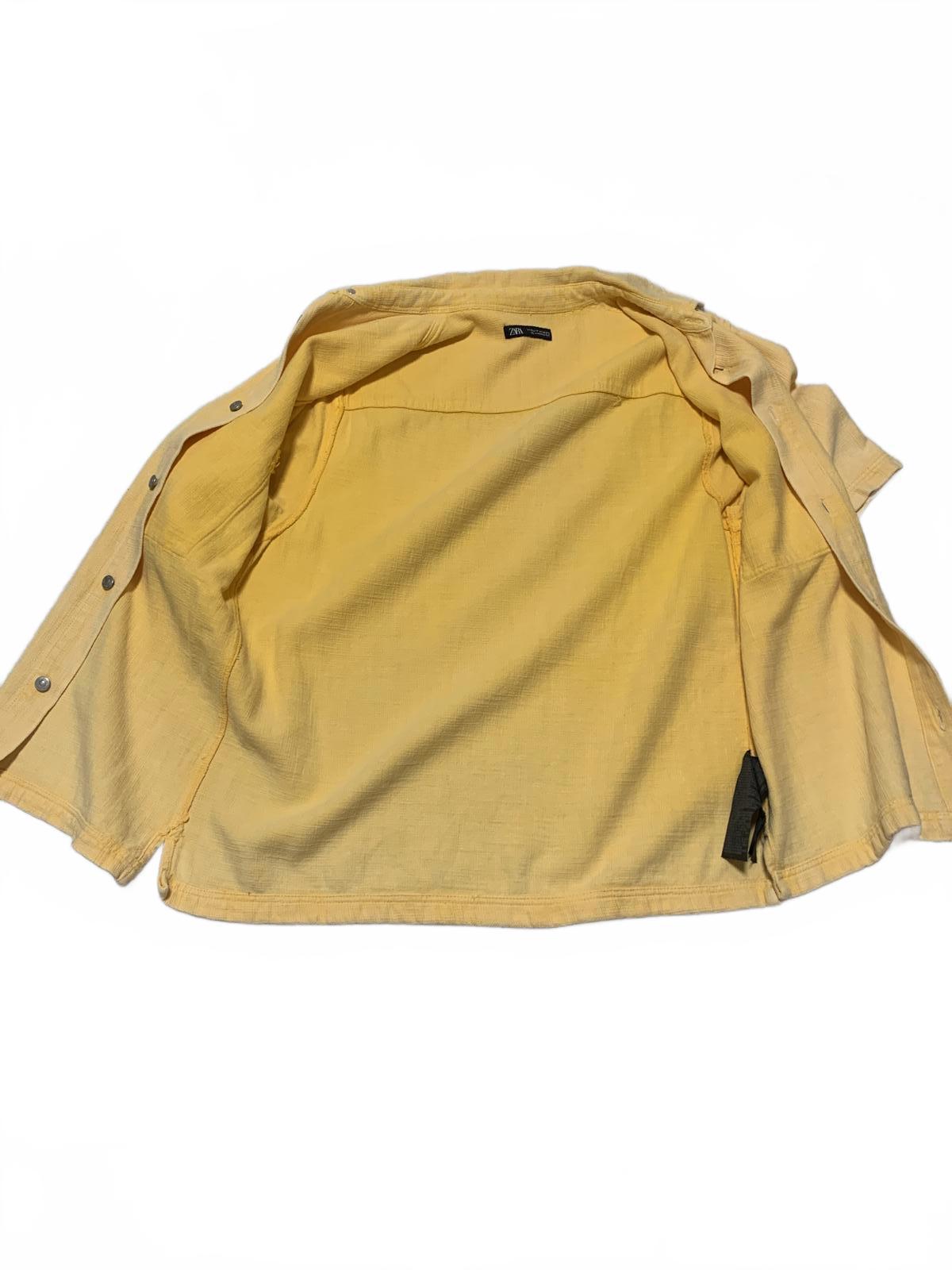Zara Mens Size Medium Yellow Short Sleeve Button-Up Shirt