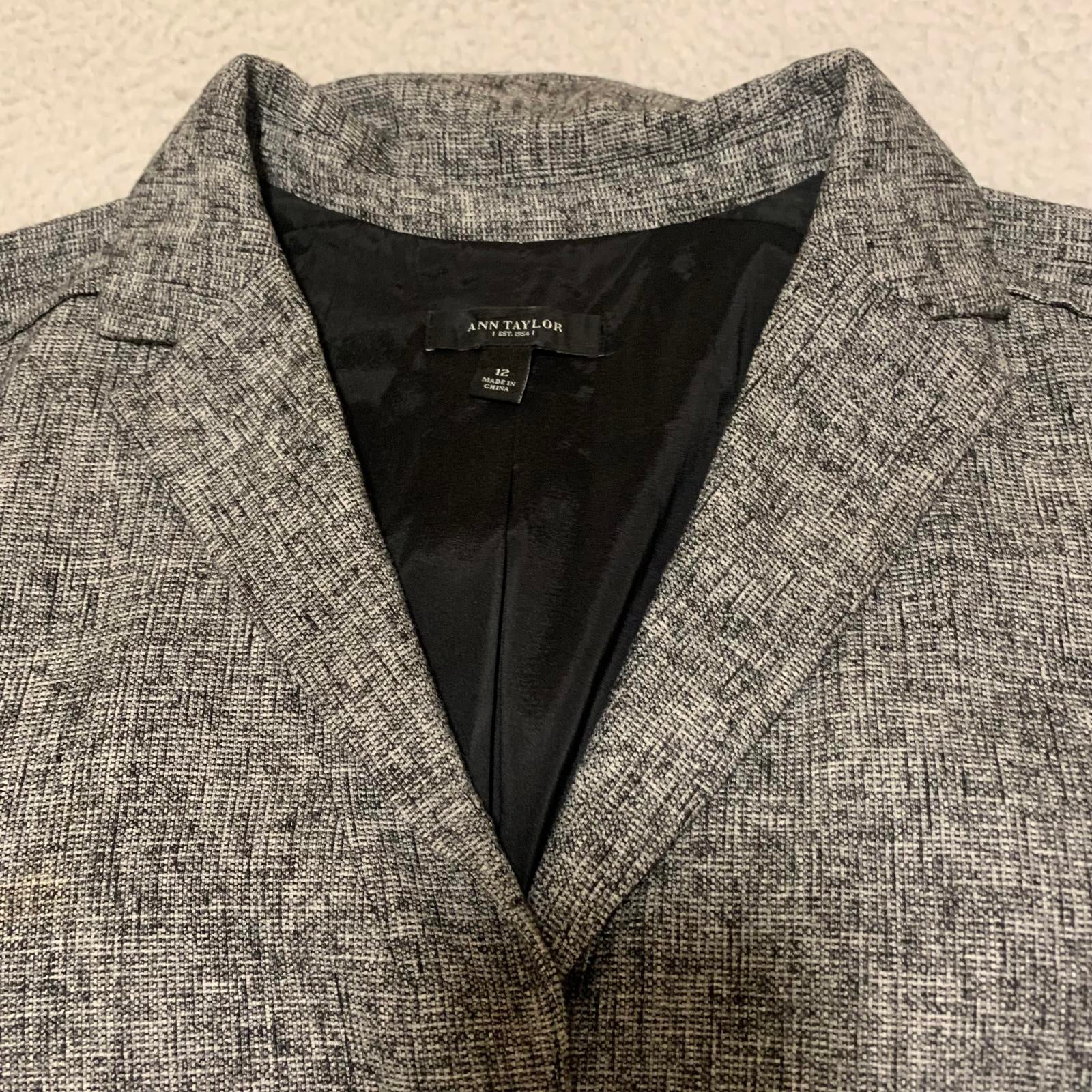 Ann Taylor Women's Size 12 Gray Short Sleeve Belted Blazer