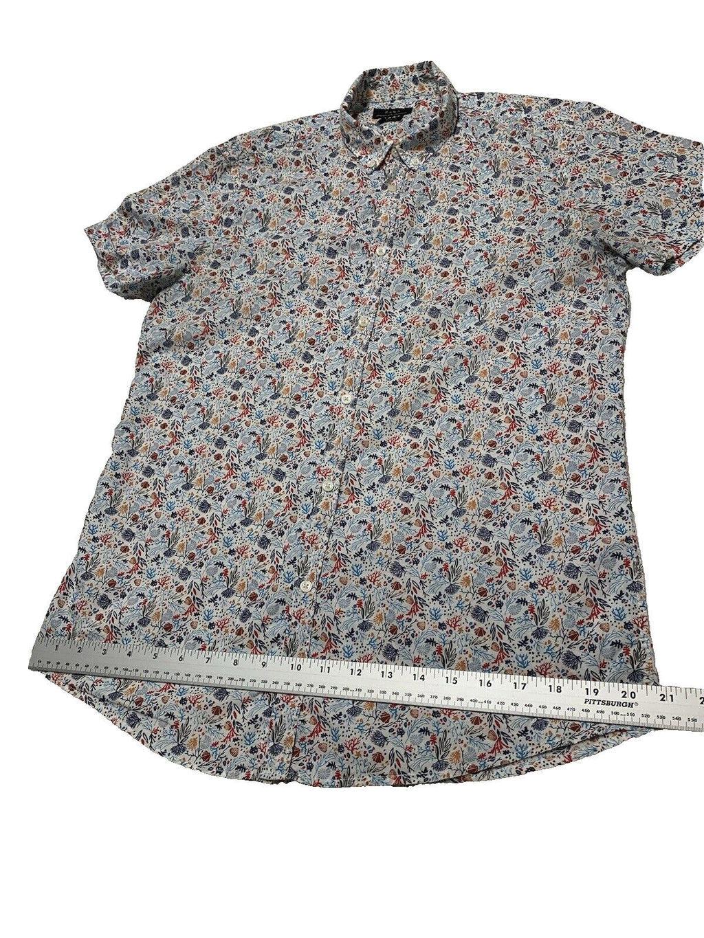 Zara Short Sleeve  Slim Fit Casual Button Down Shirt Size M Print Seaside Shells