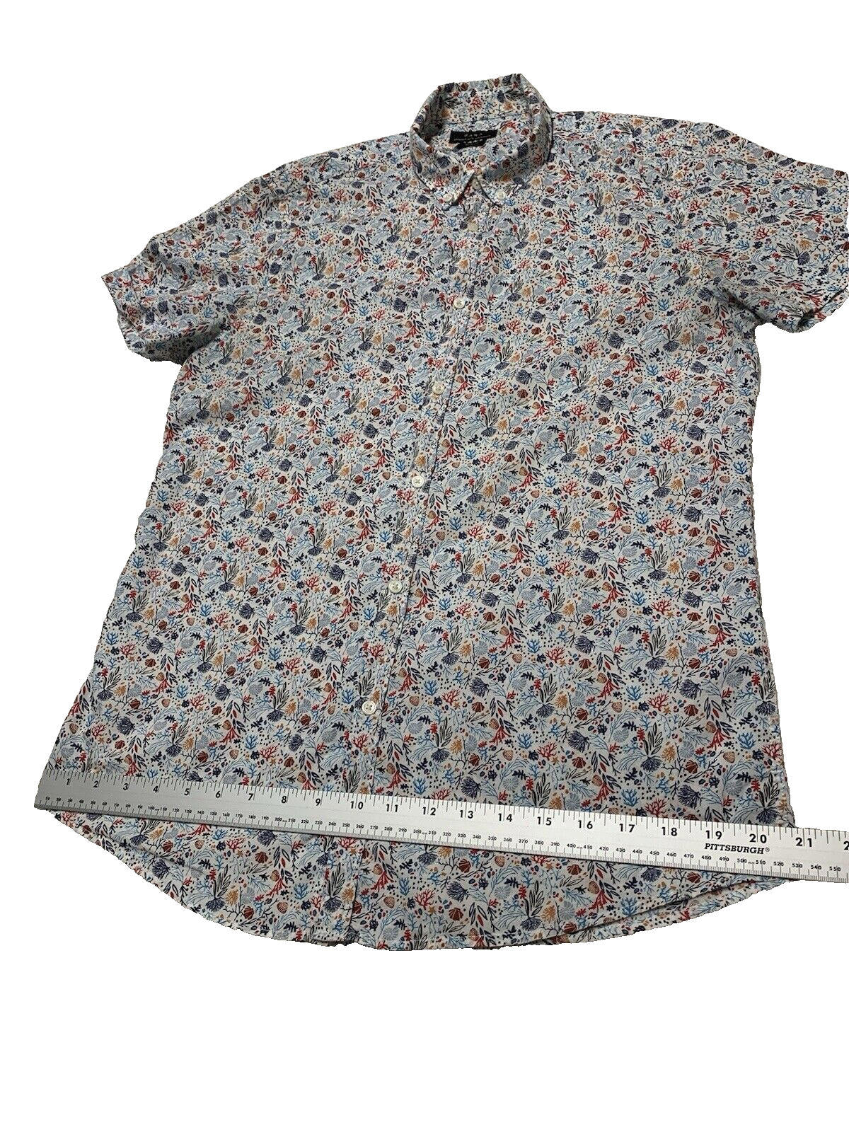 Zara Short Sleeve  Slim Fit Casual Button Down Shirt Size M Print Seaside Shells