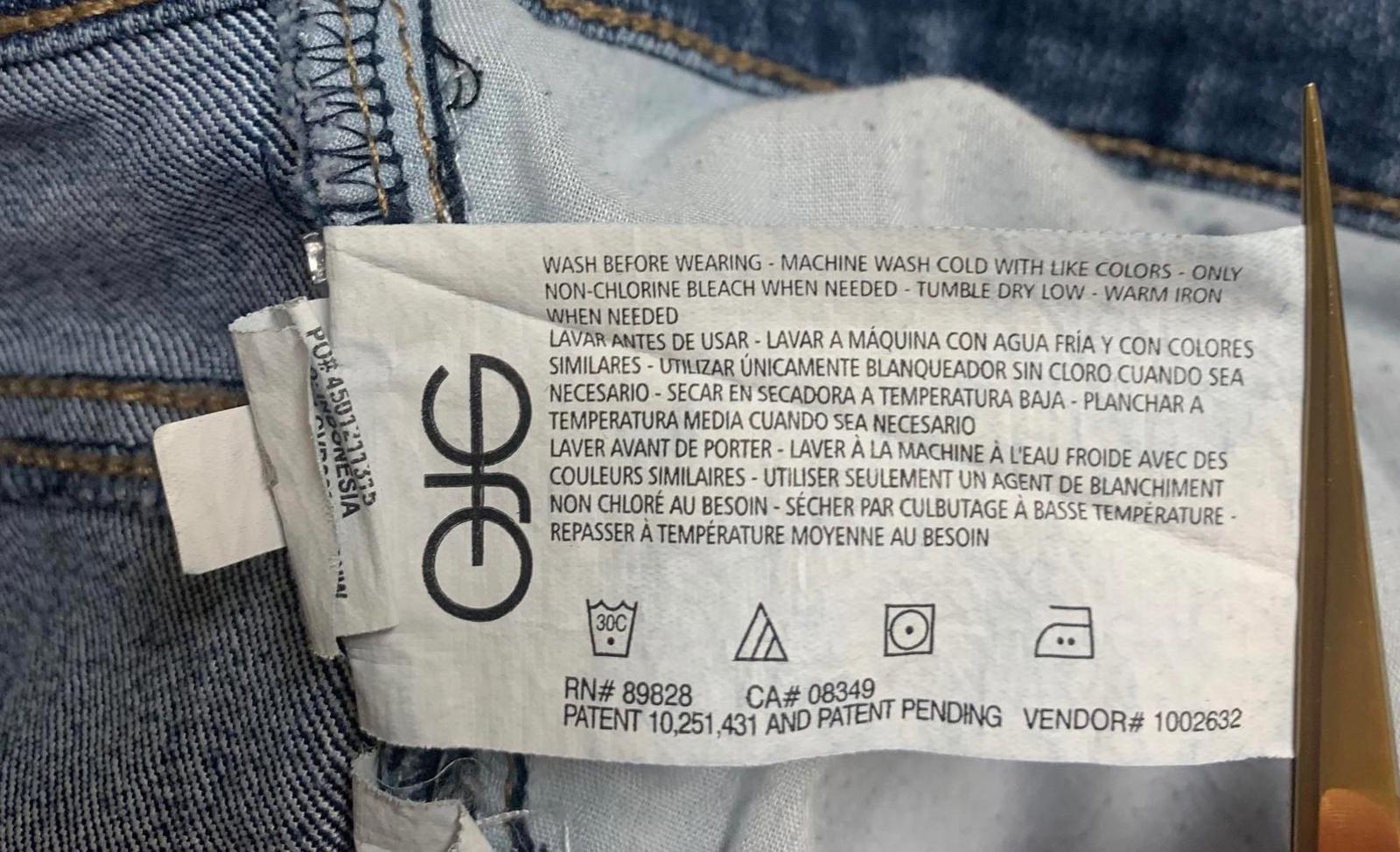 Gloria Vanderbilt Women's Sz 22 Wide Dark Blue Wide-Leg Jeans 43 x 29 Actual