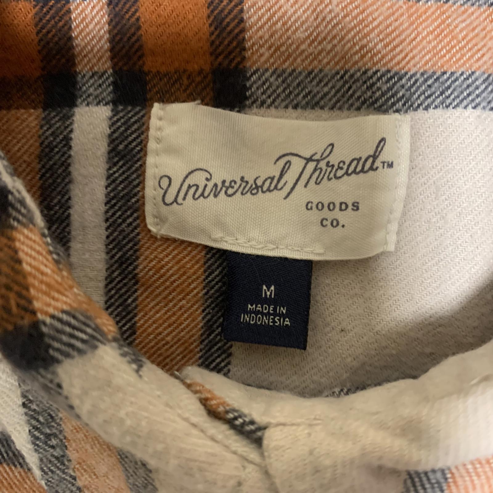 Universal Thread Men's Size Medium Casual Long Sleeve Plaid Shirt