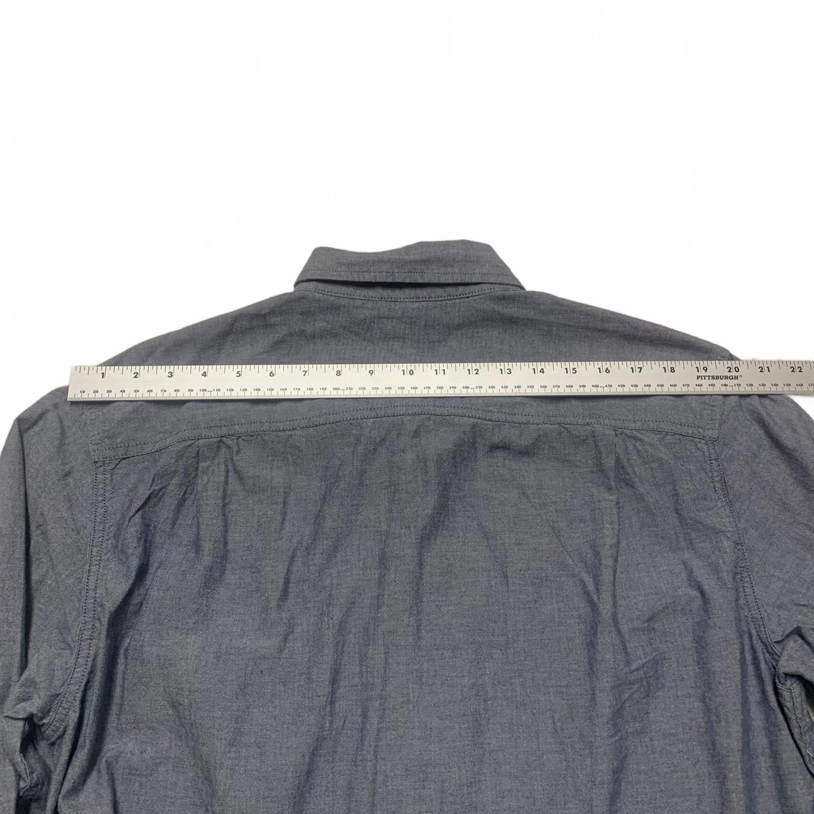 Carhartt Men’s Size Large Blue Wash Button-Up Chambray Work Shirt