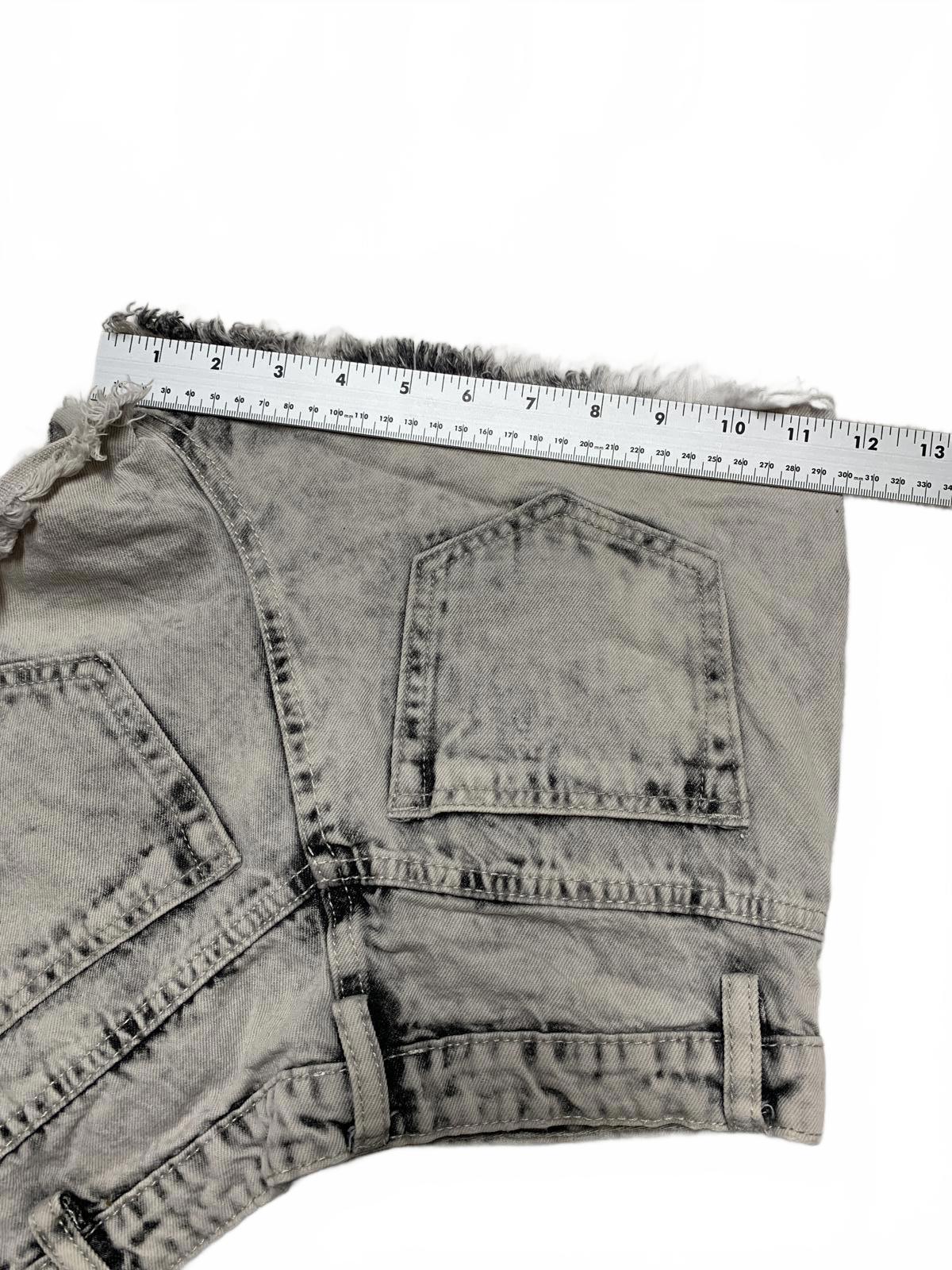 LE LIS Distressed Gray Denim Sz Small W25  Denim Shorts Mid -Rise Frayed Hem