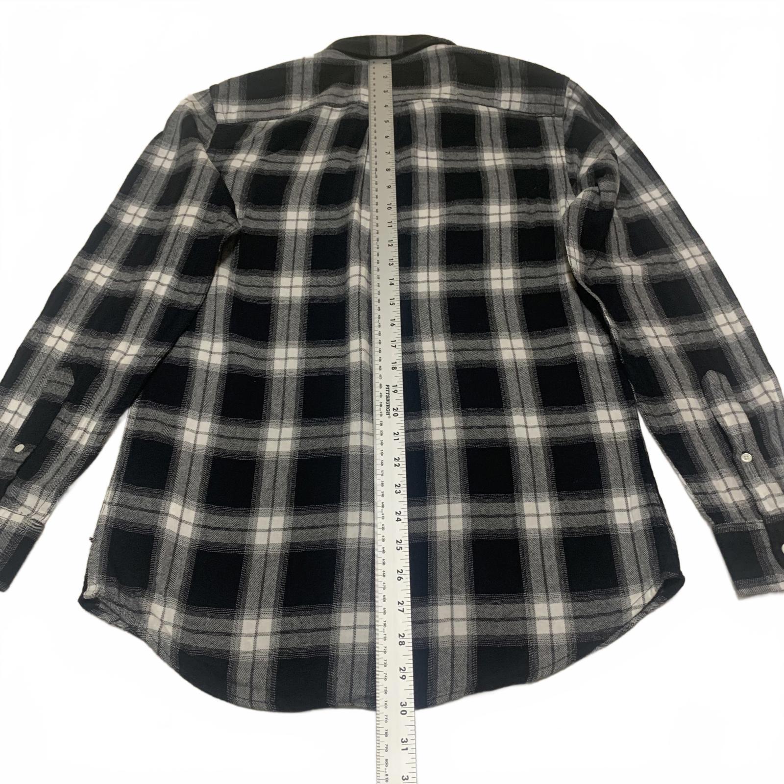 Old Navy Men's Button Shirt Size S Petite Stone Black White Plaid Casual Cotton