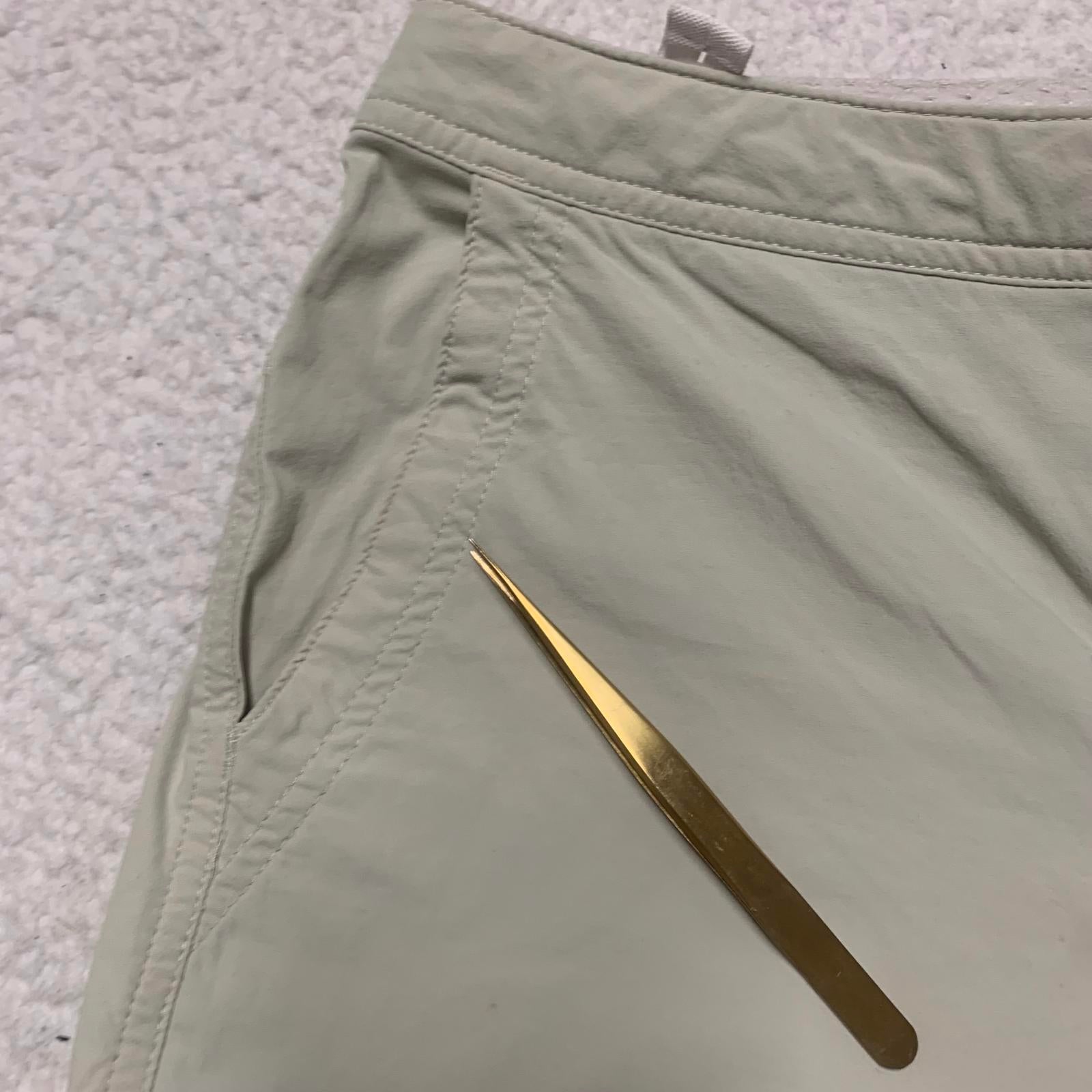 L.L. Bean Womens Sz 12R Beige Cargo Capris Outdoor Activities W34x22.5L