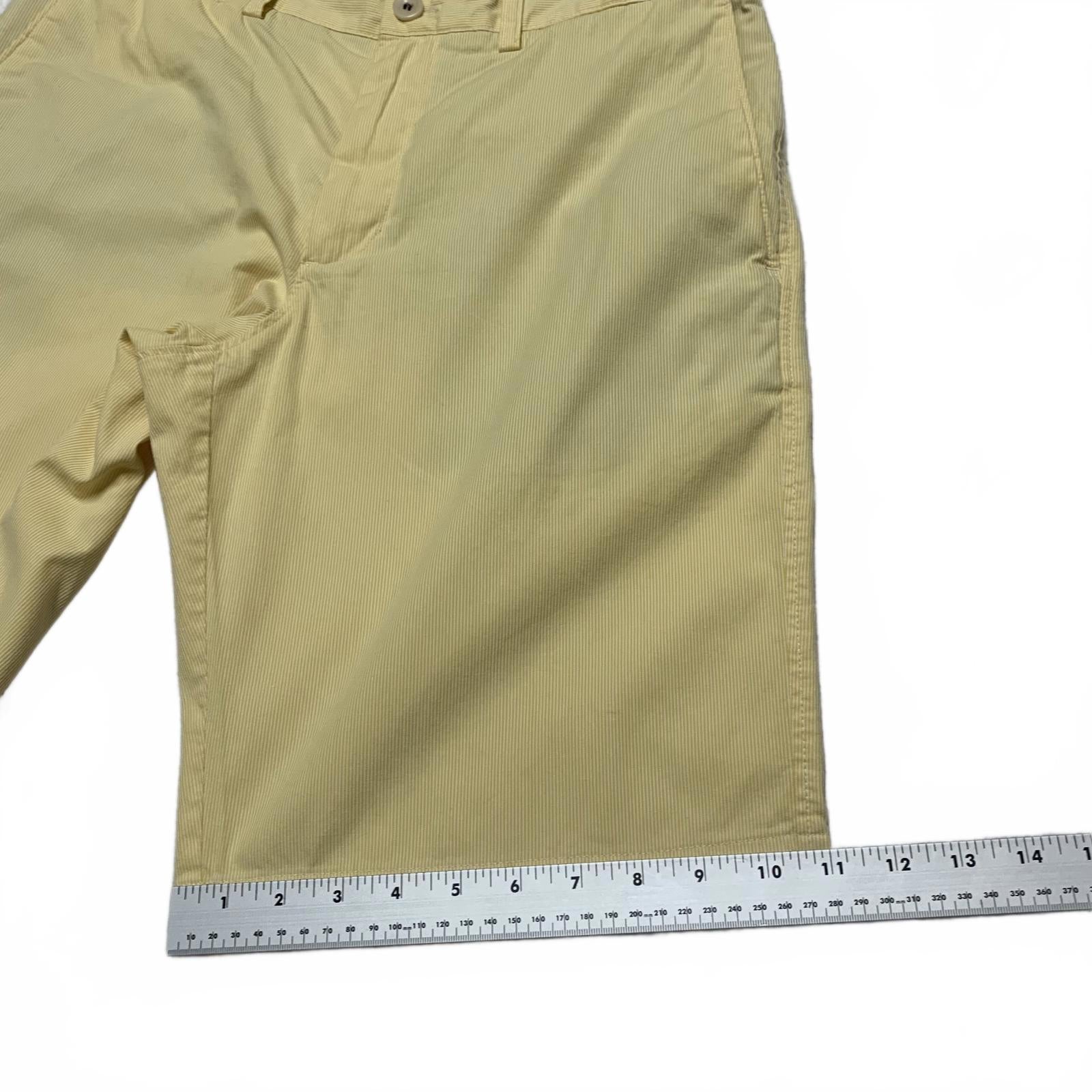 Banana Republic Mens Sz 32 Yellow PinStriped chino Shorts W34 Cotton