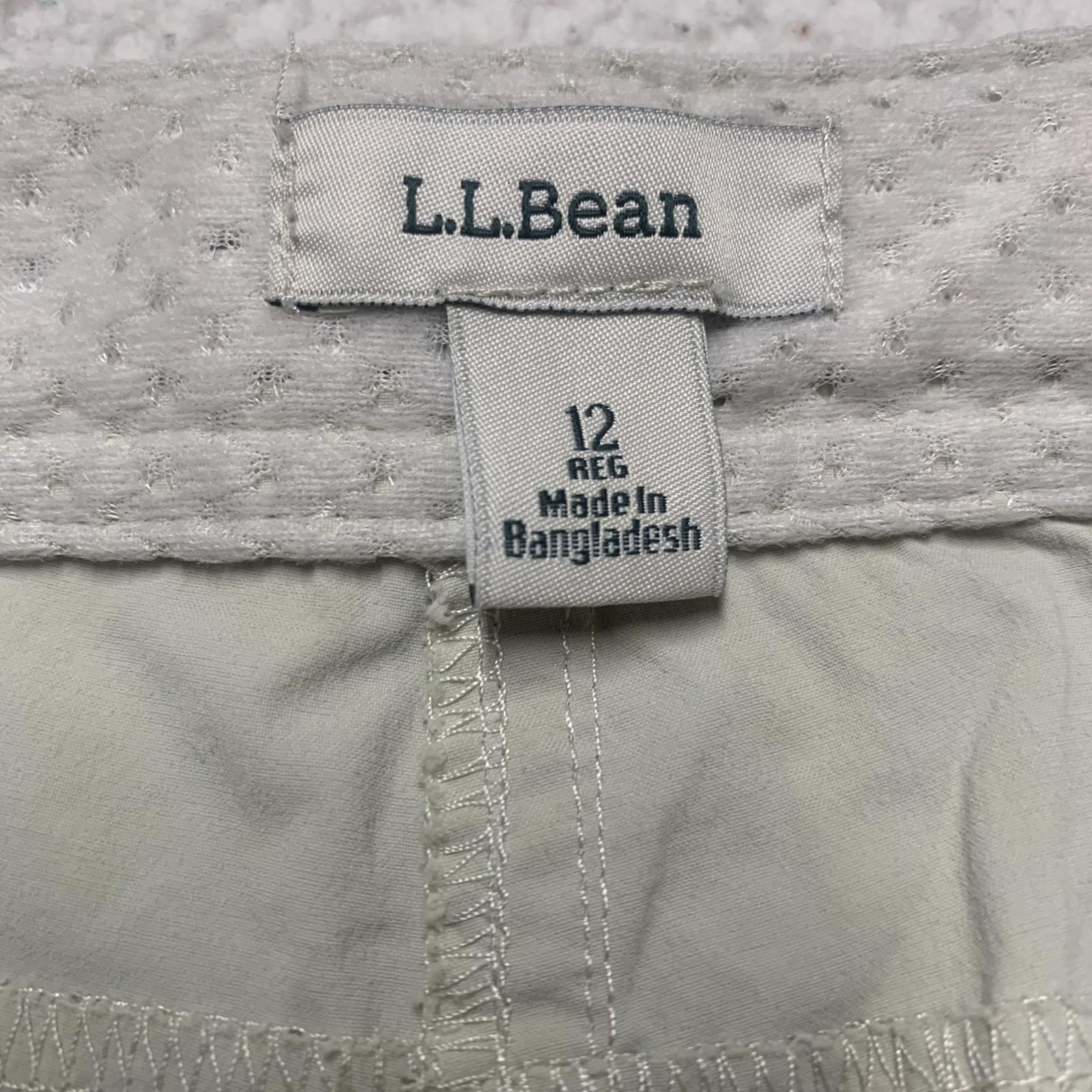 L.L. Bean Womens Sz 12R Beige Cargo Capris Outdoor Activities W34x22.5L