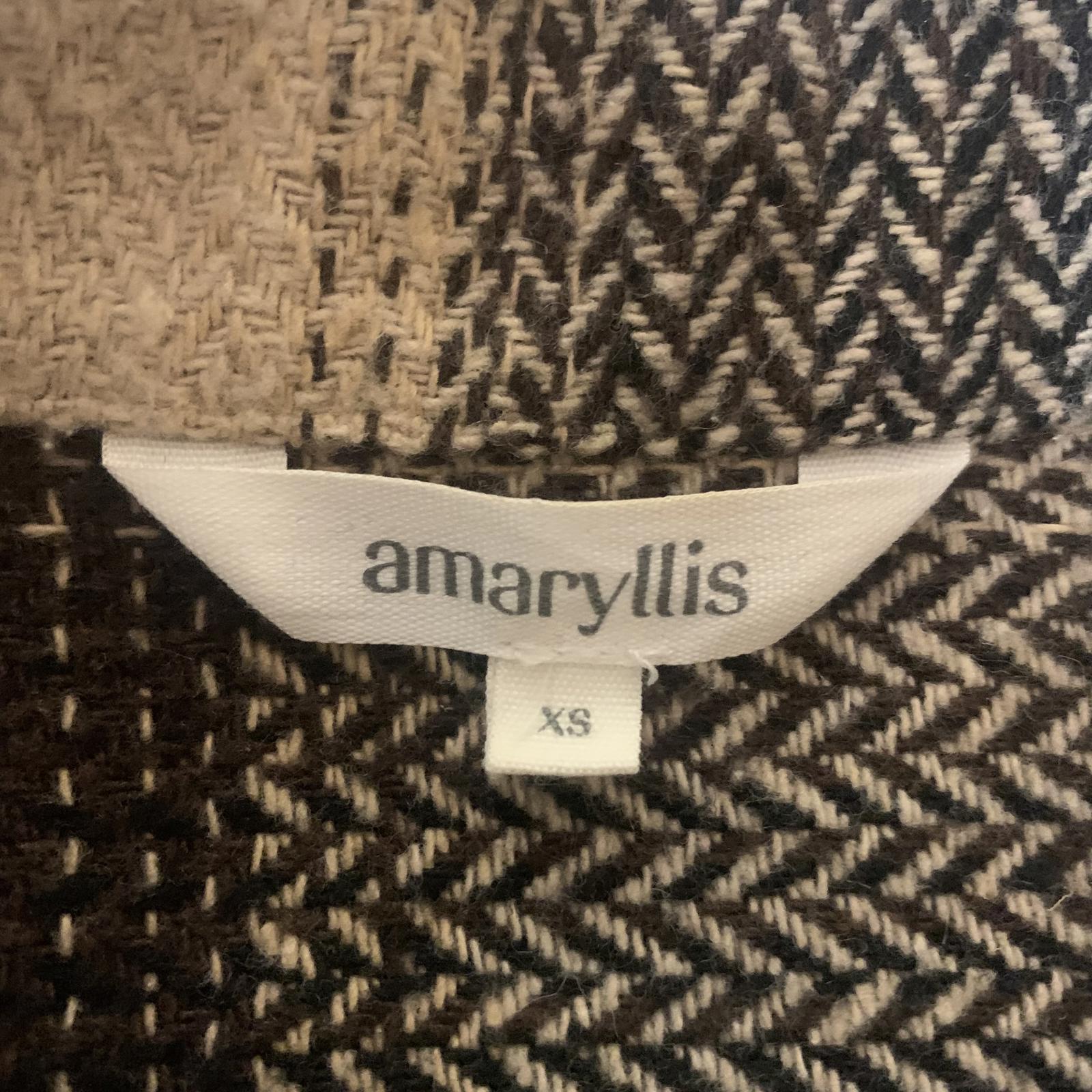 Amaryllis XS Beige Brown Plaid Button-Up Jacket  Cozy Fall Layering Piece
