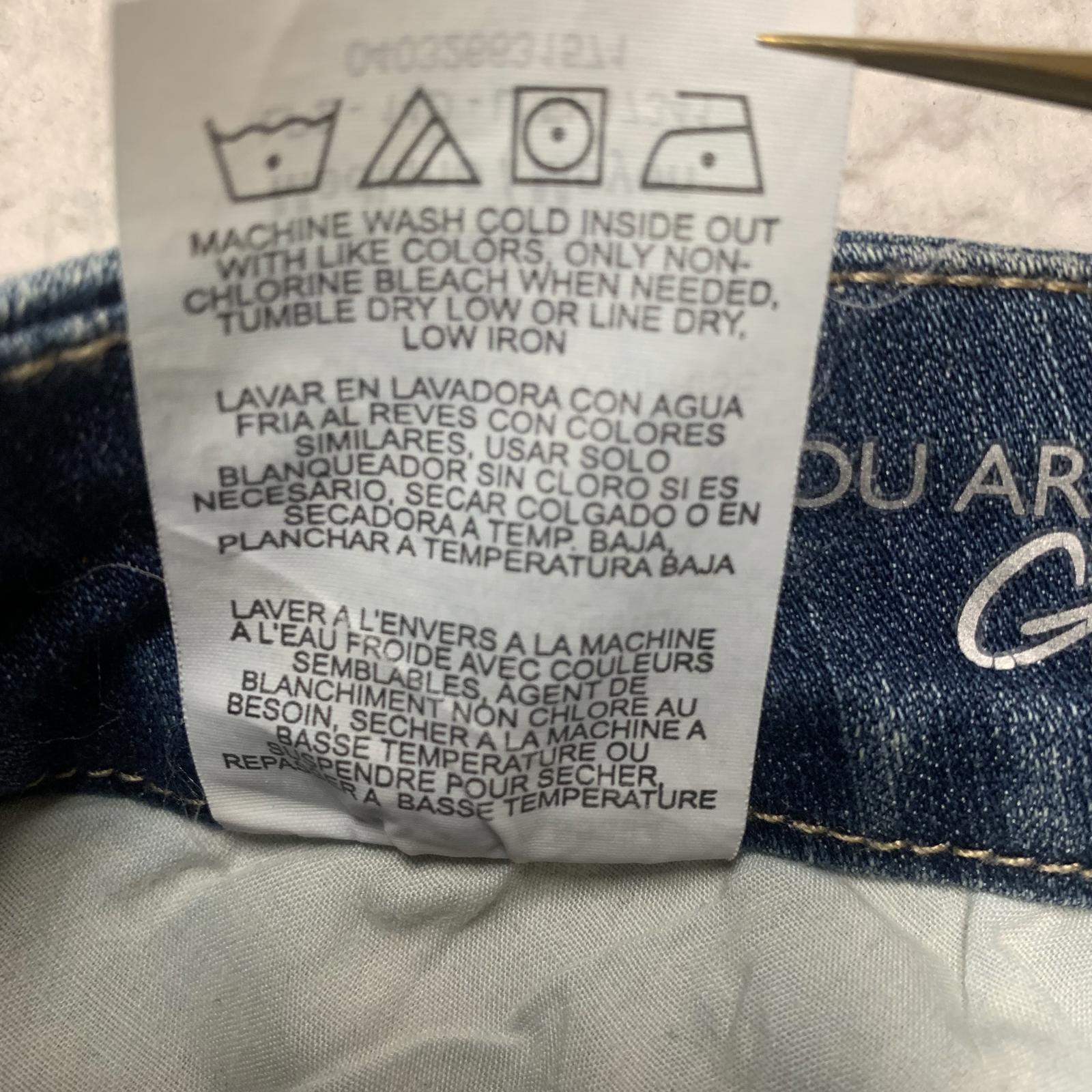 Lee Women's Size 8 Medium Blue Denim Capri Jeans Floral Embroidery 30 x 16
