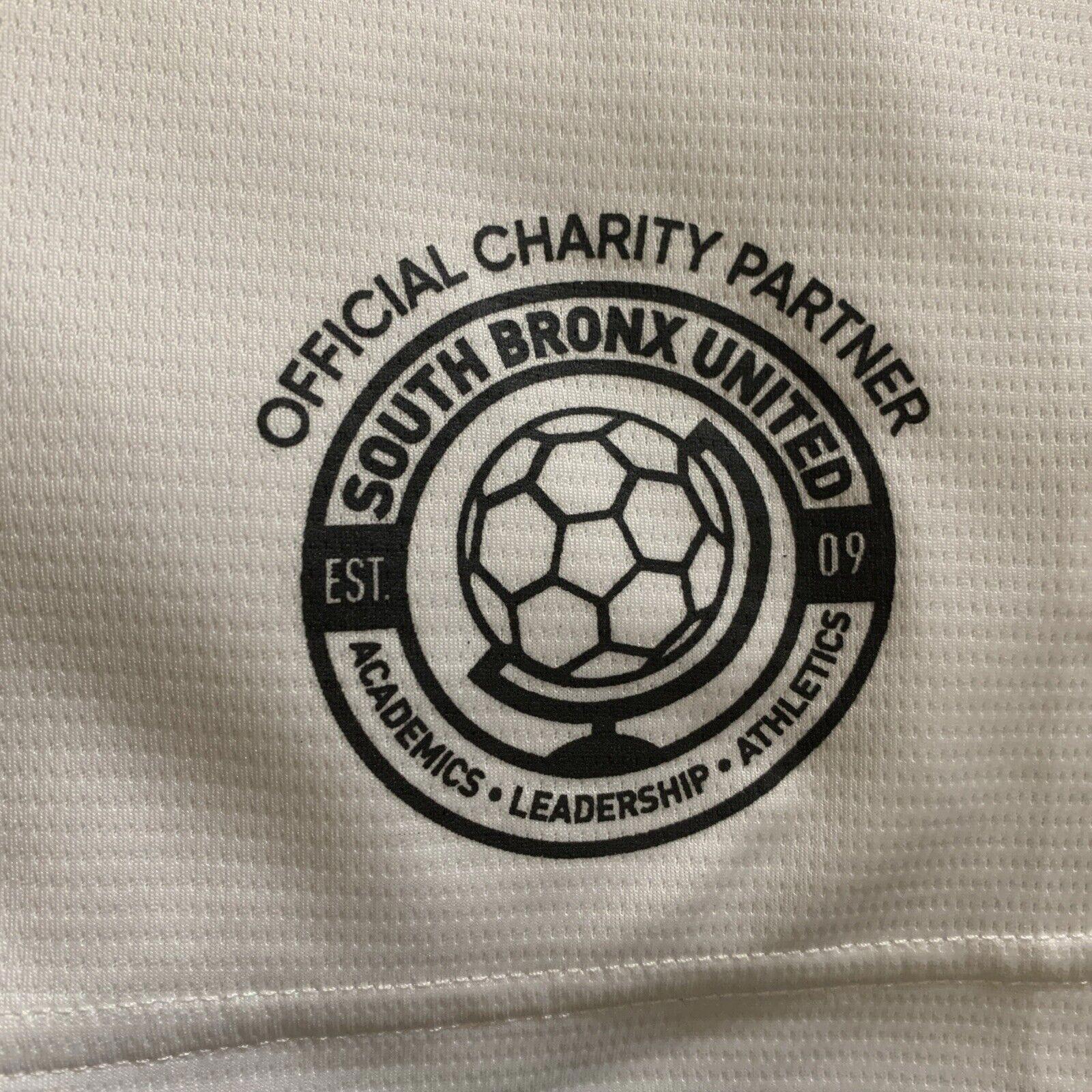 Umbro Men’s Size Medium White NYC Footy Soccer Jersey Polyester Sports Clothes