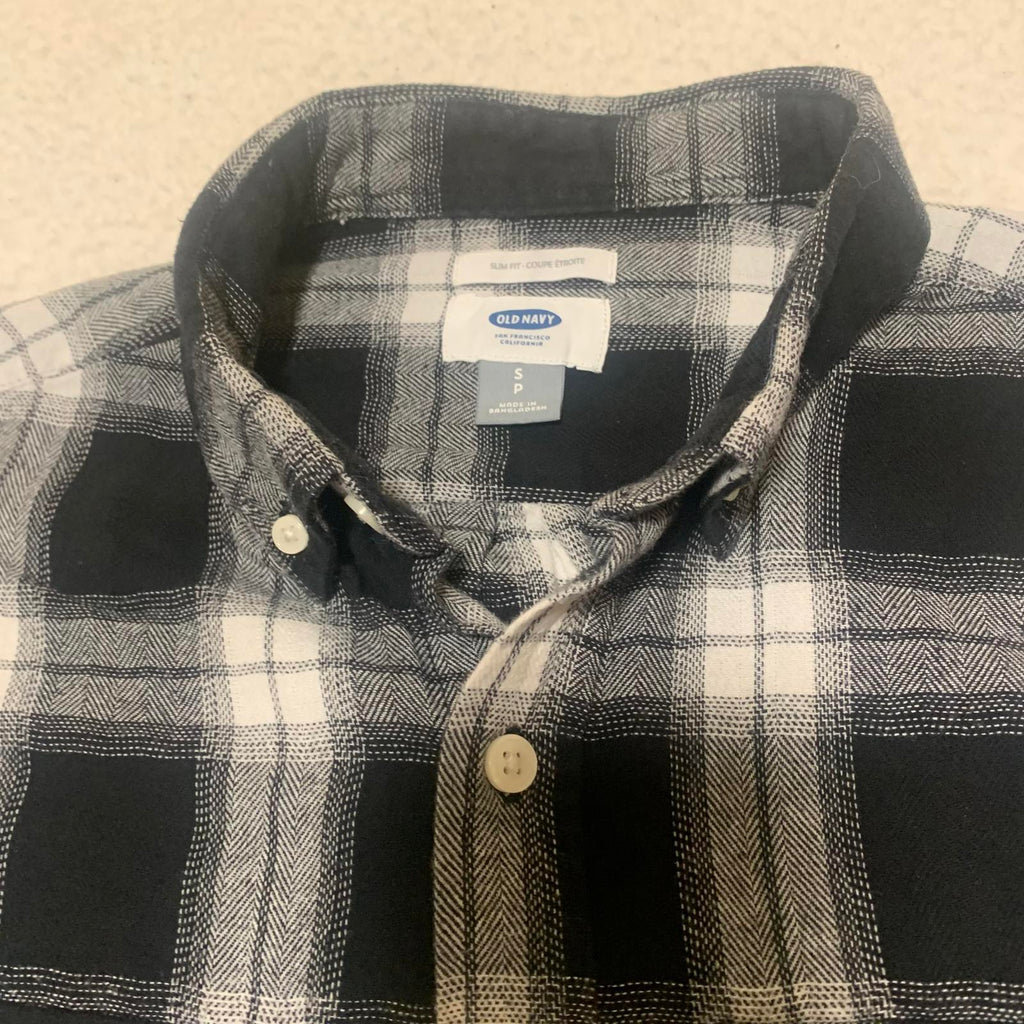 Old Navy Men's Button Shirt Size S Petite Stone Black White Plaid Casual Cotton