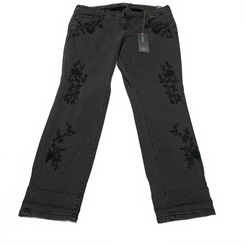 Torrid Premium Women's Sz 16R Black Floral Embroidered Boyfriend Jeans