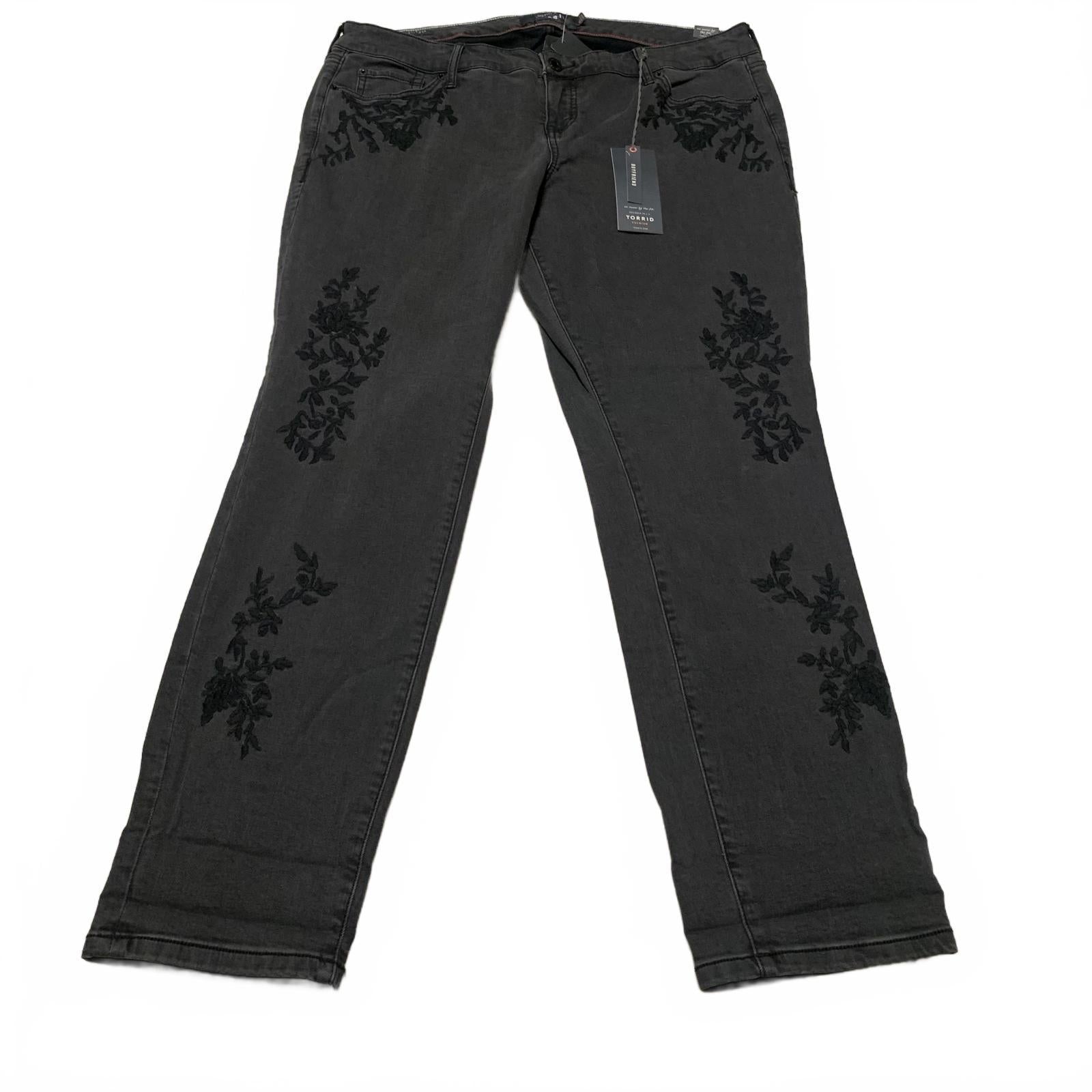 Torrid Premium Women's Sz 16R Black Floral Embroidered Boyfriend Jeans