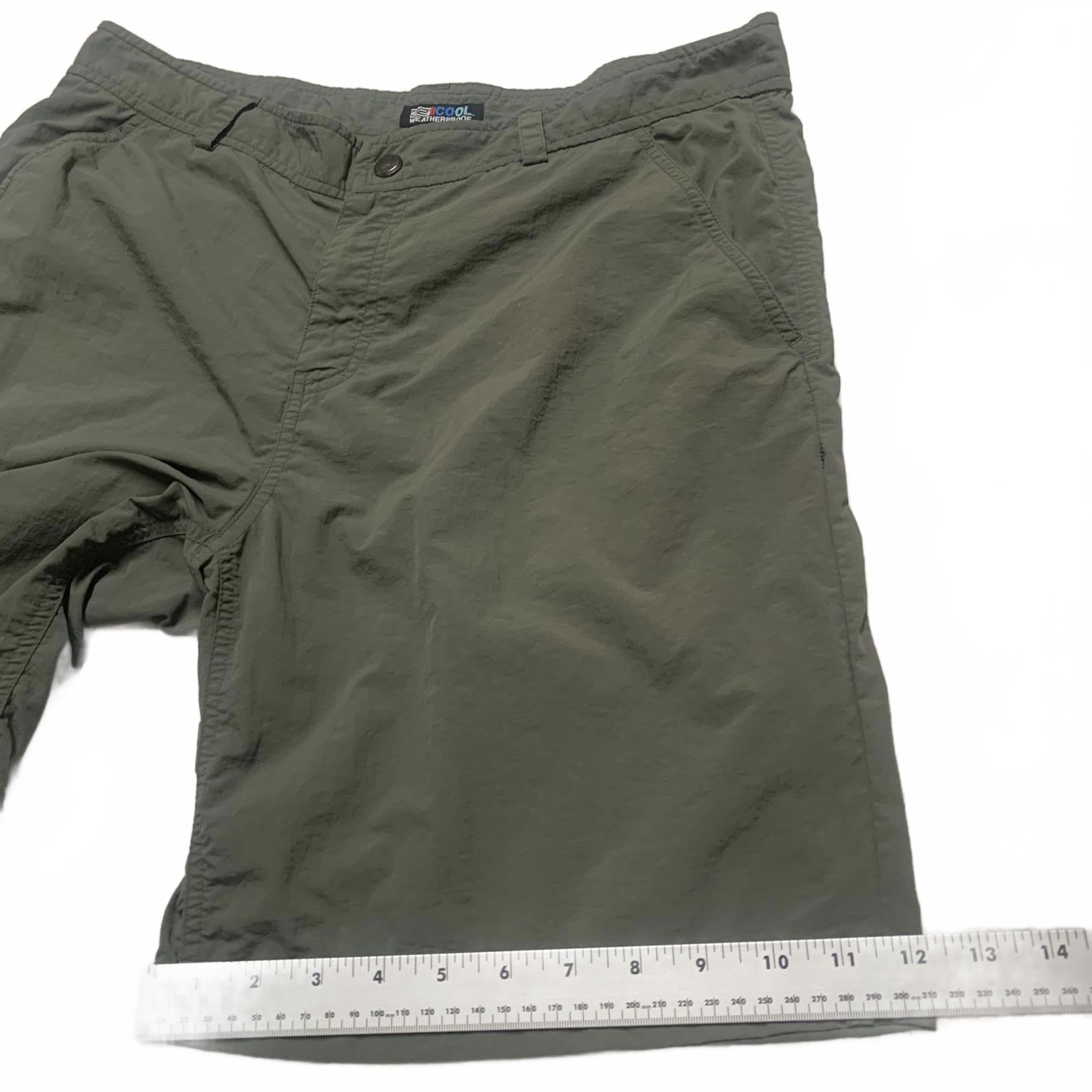 32 Degrees Cool Weatherproof Men's Shorts  Sz 36  Comfortable Nylon W37