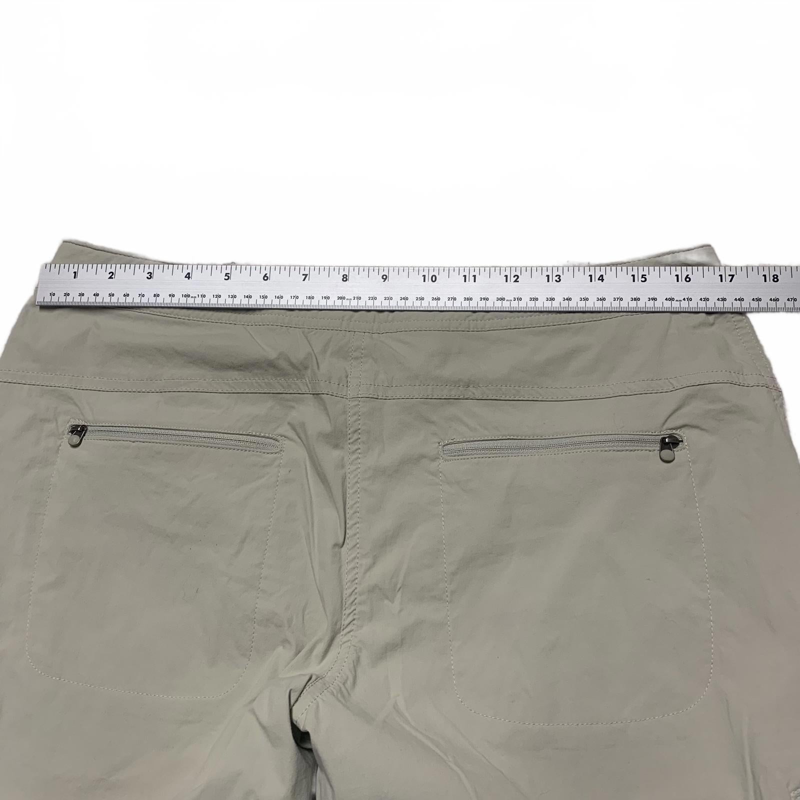 L.L. Bean Womens Sz 12R Beige Cargo Capris Outdoor Activities W34x22.5L