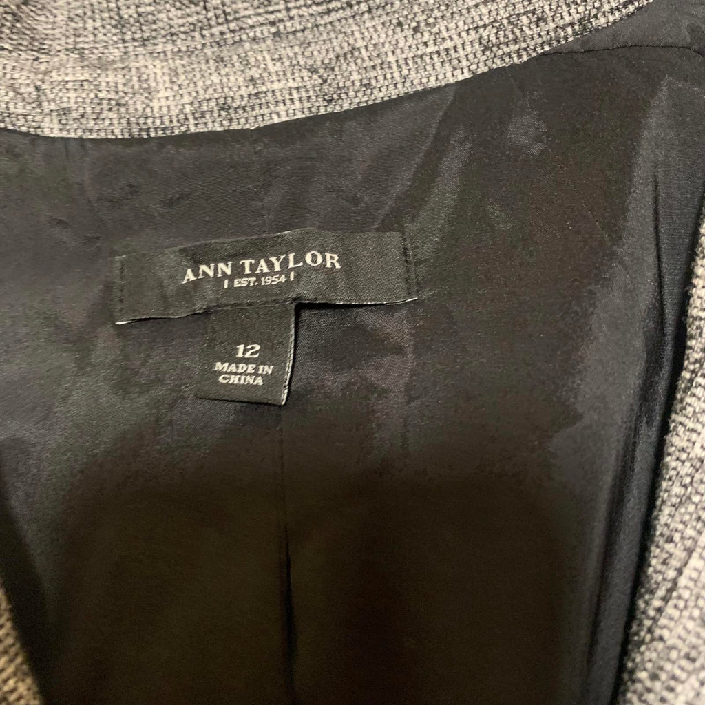 Ann Taylor Women's Size 12 Gray Short Sleeve Belted Blazer