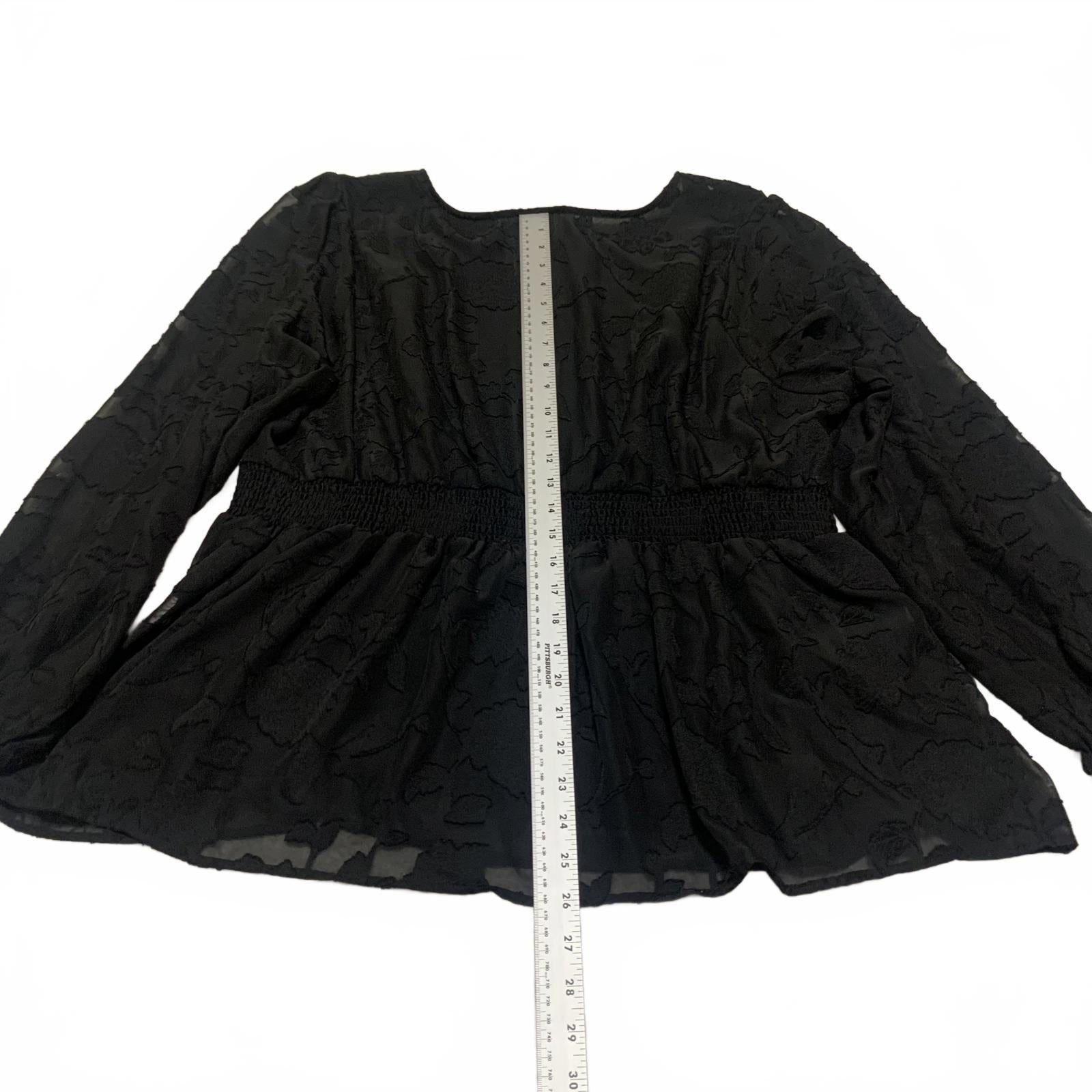 Torrid Womens Size 3 Black Long Sleeve Peplum Blouse Textured Floral Pattern