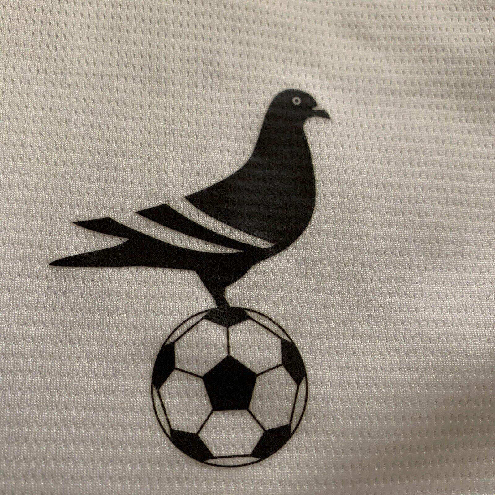 Umbro Men’s Size Medium White NYC Footy Soccer Jersey Polyester Sports Clothes