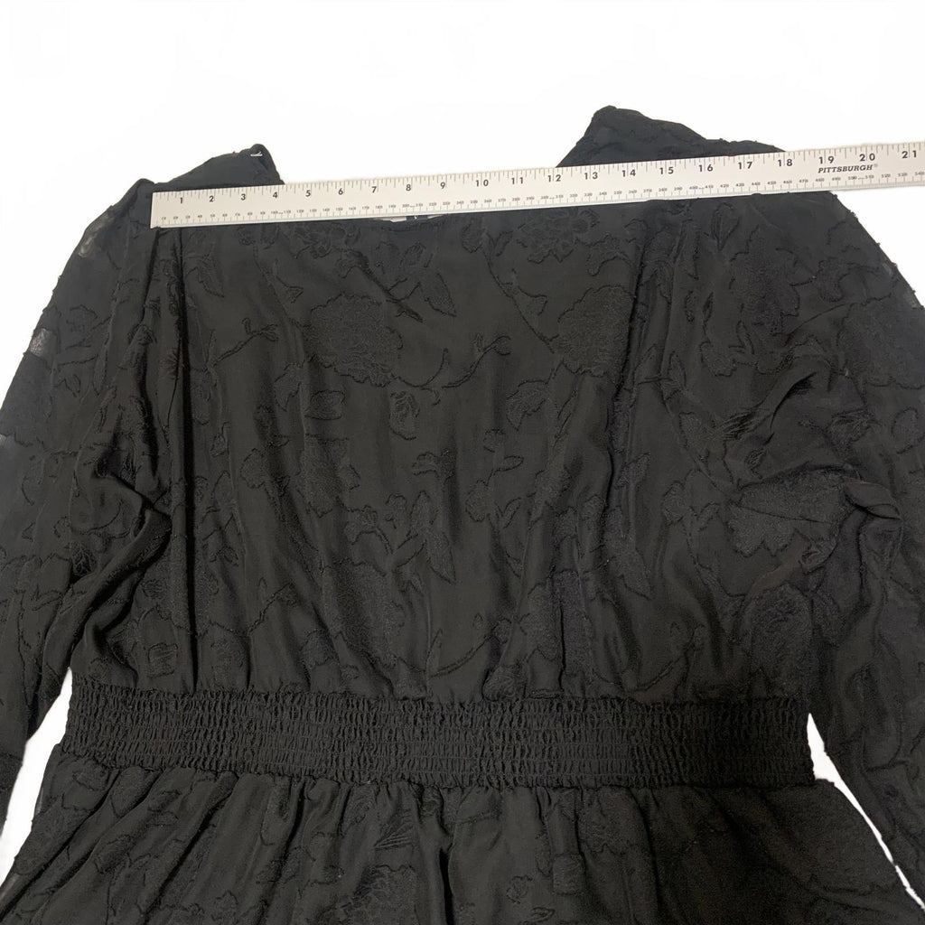 Torrid Womens Size 3 Black Long Sleeve Peplum Blouse Textured Floral Pattern