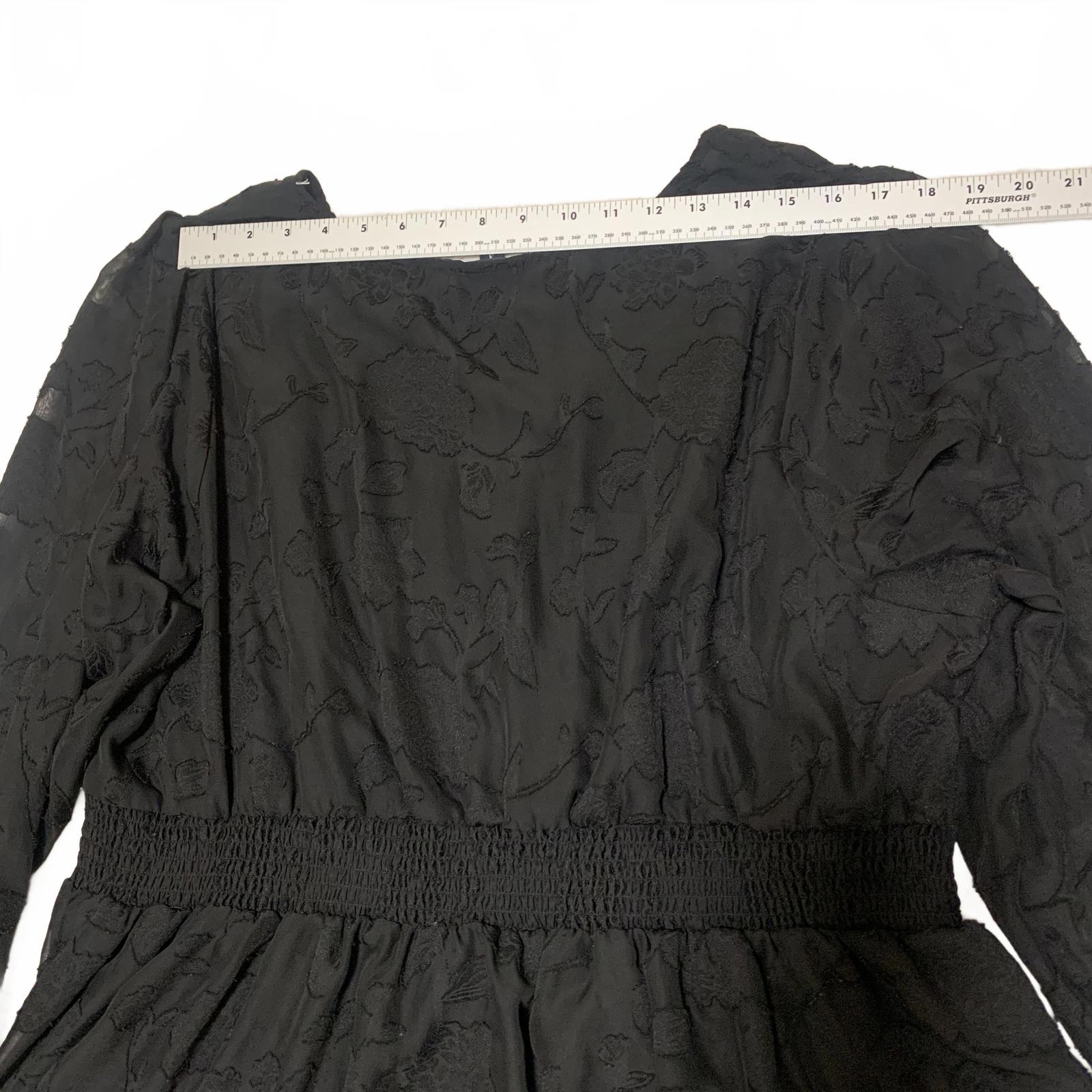 Torrid Womens Size 3 Black Long Sleeve Peplum Blouse Textured Floral Pattern