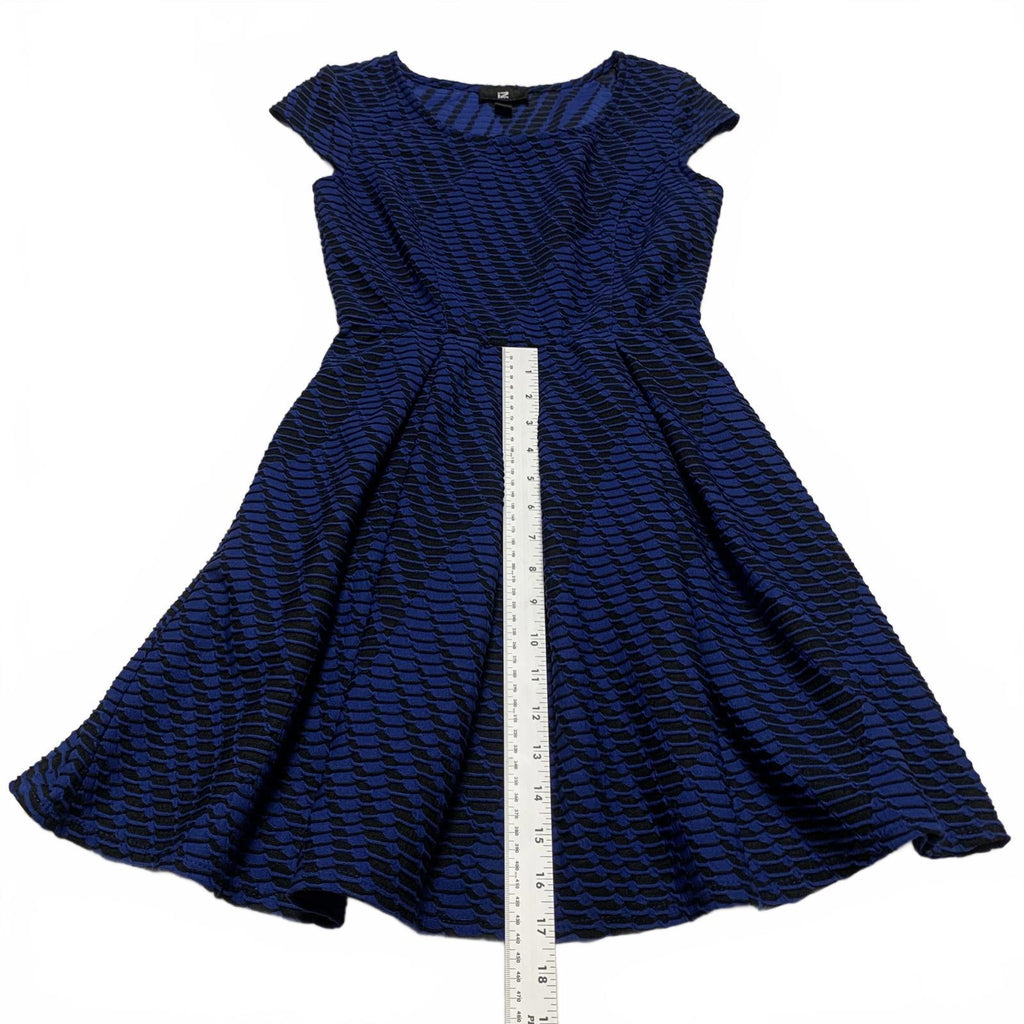 IZ Byer Women's Size XSmall Blue Black Textured Fit A cut Dress XS