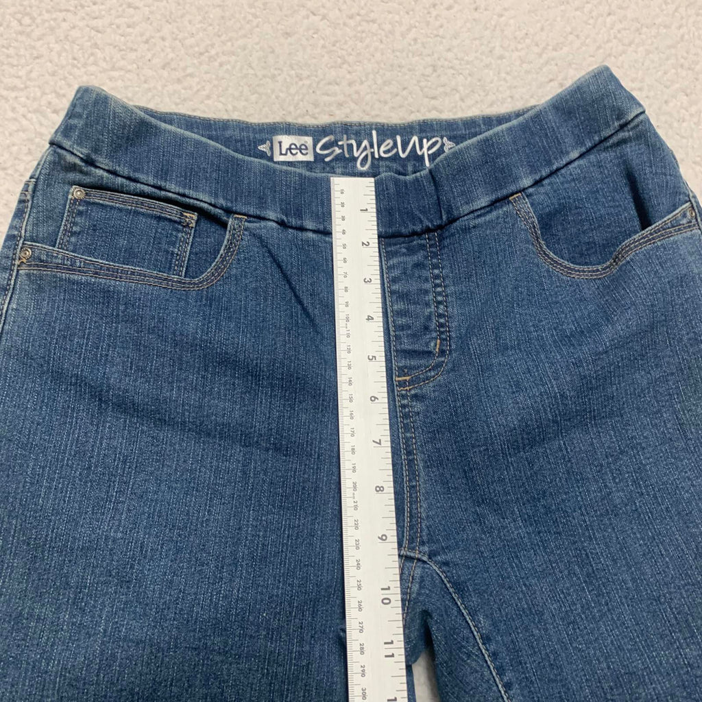 Lee Women's Size 8 Medium Blue Denim Capri Jeans Floral Embroidery 30 x 16