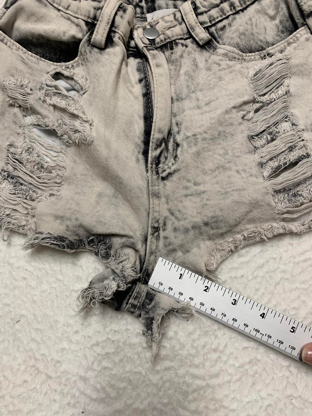 LE LIS Distressed Gray Denim Sz Small W25  Denim Shorts Mid -Rise Frayed Hem