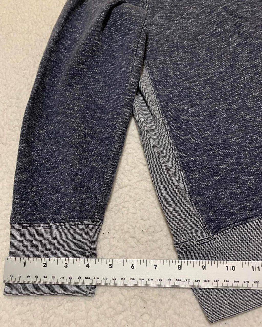 GAP Men's Size Large Dark & Light Gray Crew Neck Sweatshirt