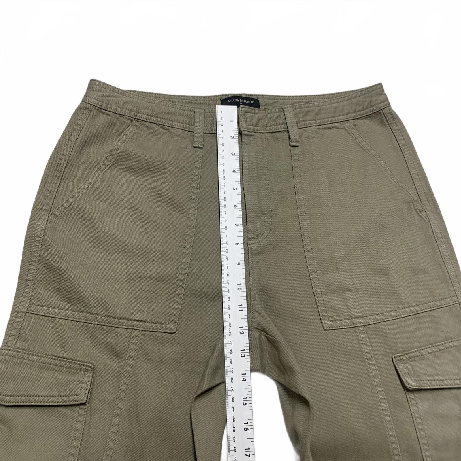 Banana Republic Women's Cargo Pants Size 10 Olive Green 33.5x 25L