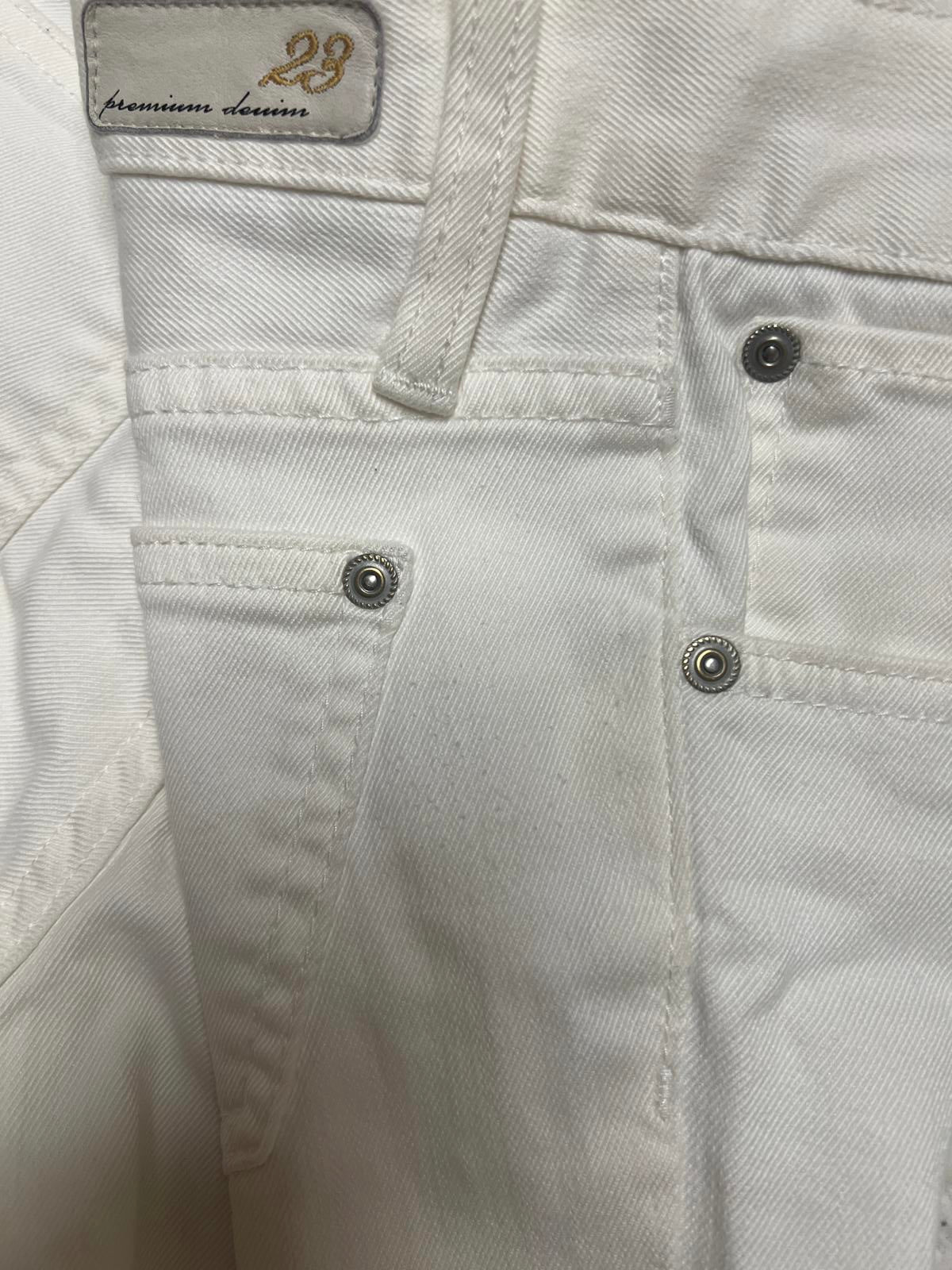 23KU Premium Denim by Onward Kashiyama  Women's White Japanese Jeans 27x24.5
