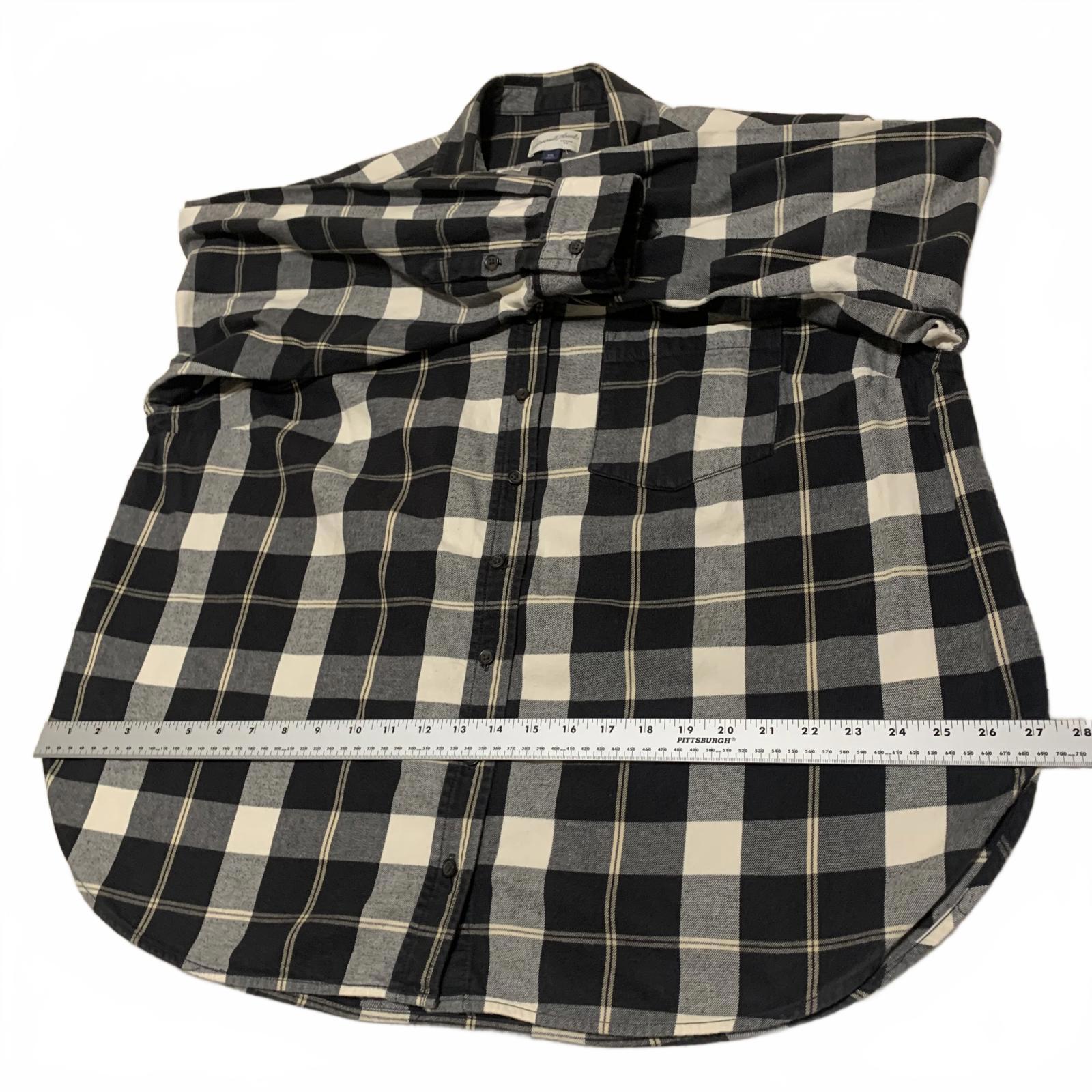 Universal Thread Men's Oversized Size XXL Black White Plaid Casual Shirt