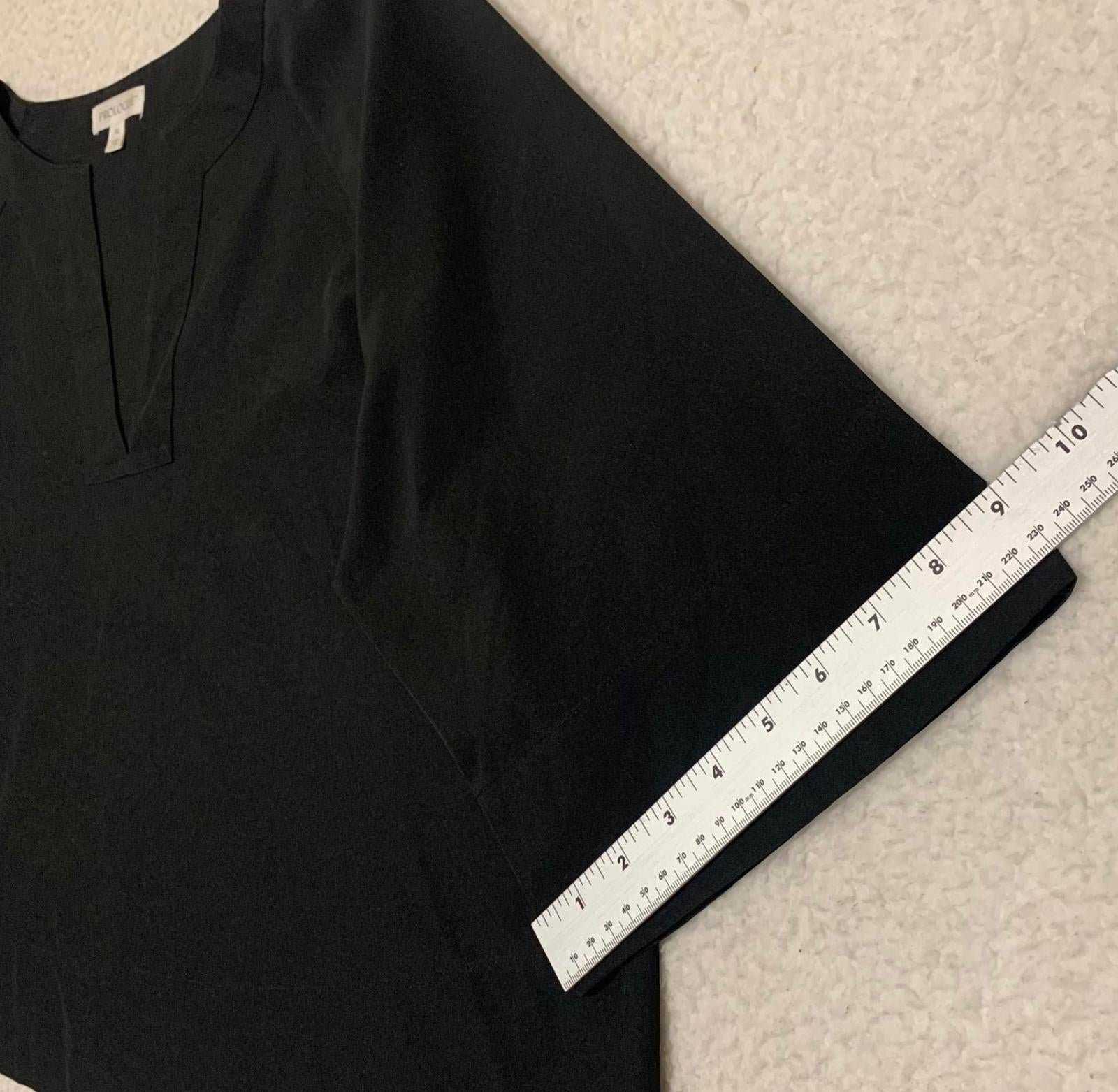 Prologue Women's Size X Large Black V-Neck Crop Top Minimalist Oversized