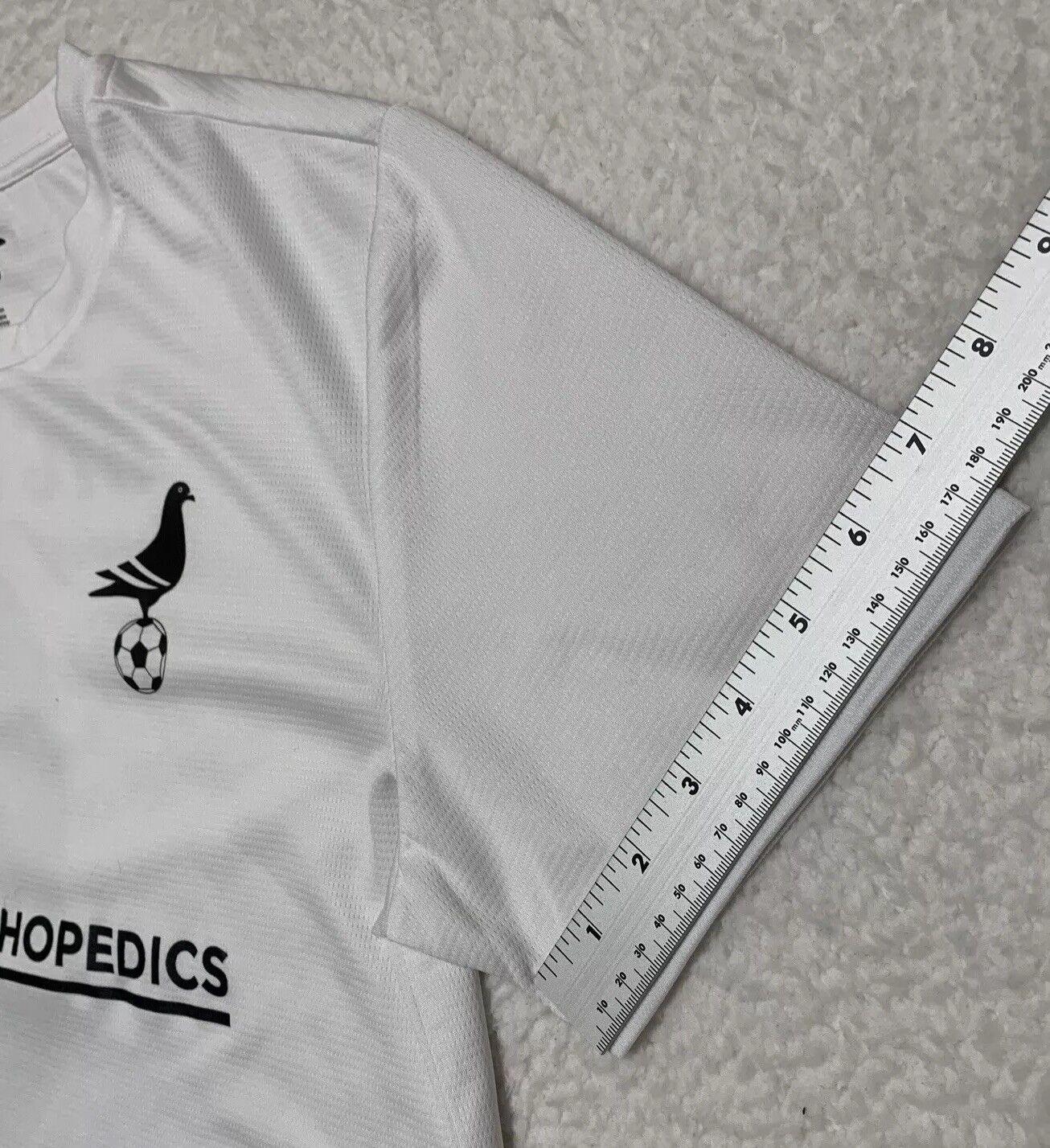 Umbro Men’s Size Medium White NYC Footy Soccer Jersey Polyester Sports Clothes