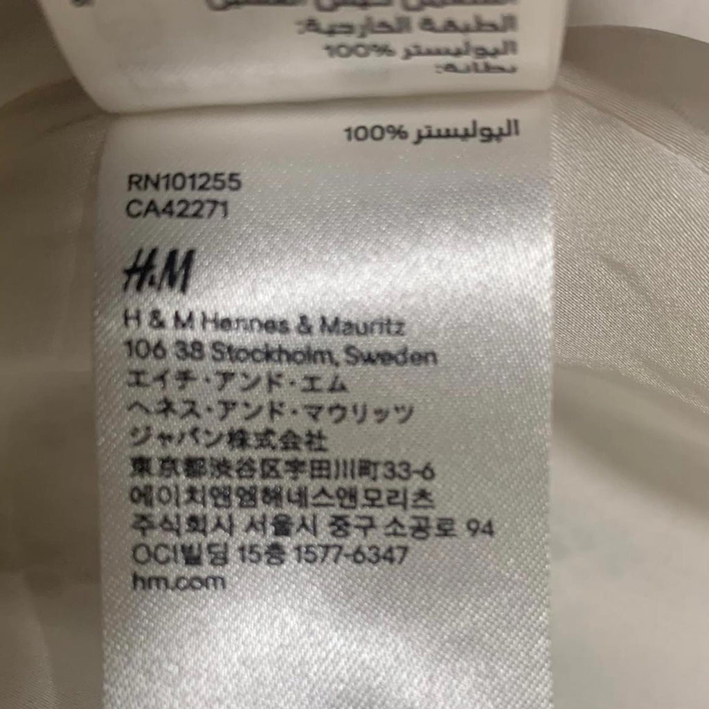 H&M Women's Size 2 White Sleeveless V-Neck Knee Length Dress Textured Pattern