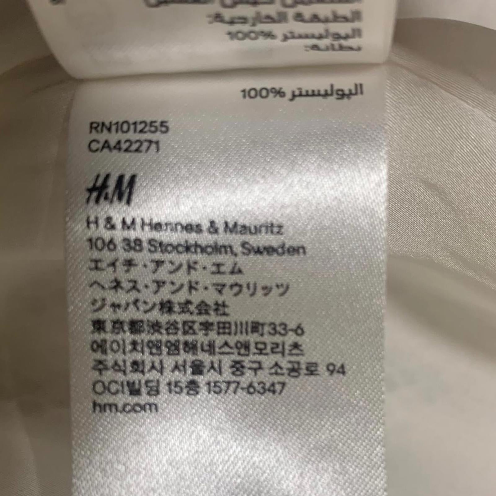 H&M Women's Size 2 White Sleeveless V-Neck Knee Length Dress Textured Pattern