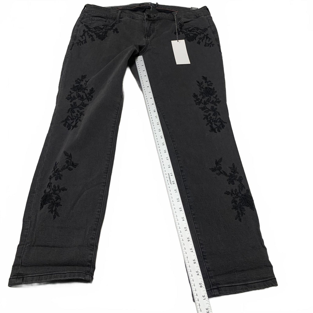 Torrid Premium Women's Sz 16R Black Floral Embroidered Boyfriend Jeans