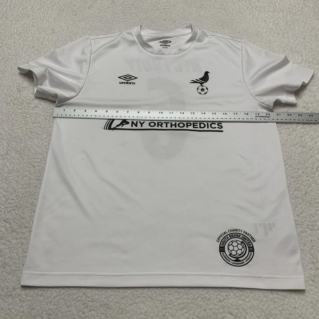 Umbro Men’s Size Medium White NYC Footy Soccer Jersey Polyester Sports Clothes