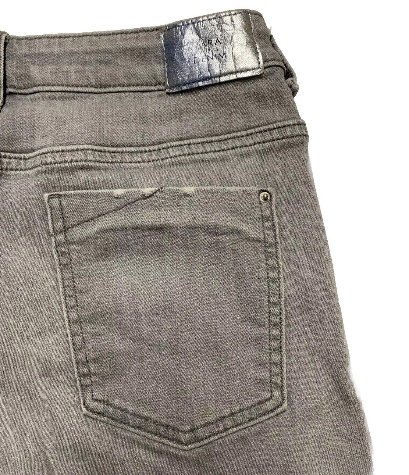 Zara Women's Size 6 Gray Light Wash Skinny Distressed Jeans