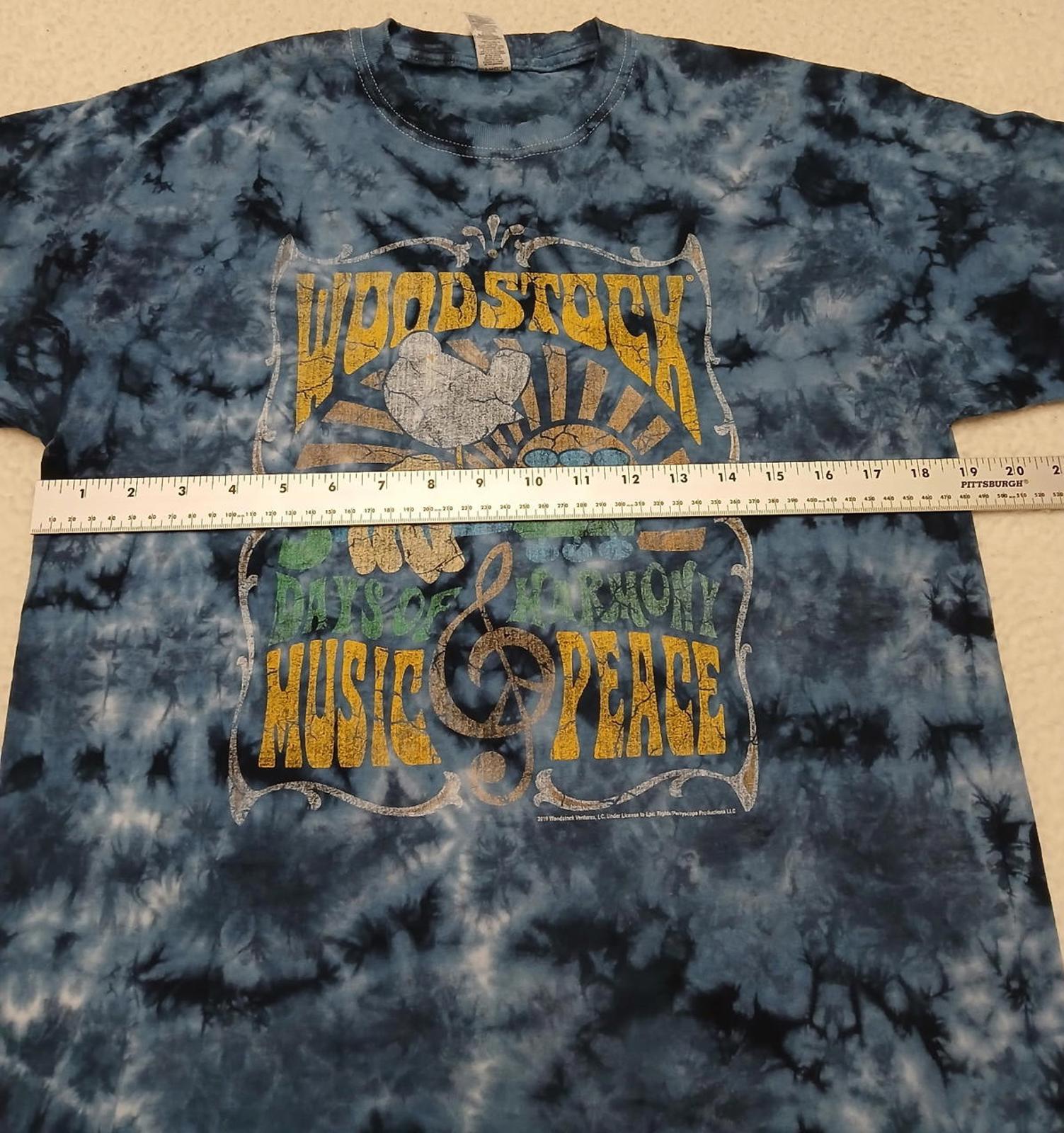 M&O Gold Unisex Sz M Blue Woodstock T-Shirt Music & Peace