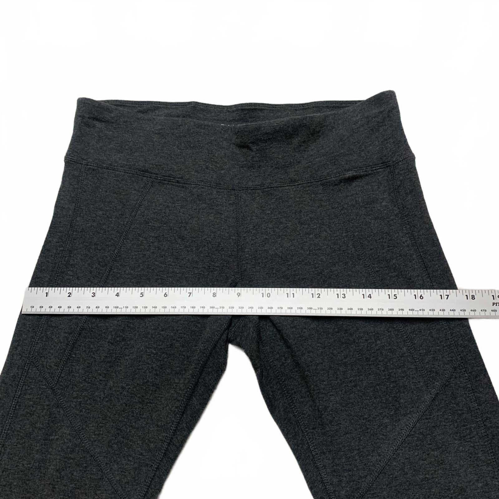 Calvin Klein Women's Large Gray Athletic Leggings Capri W30