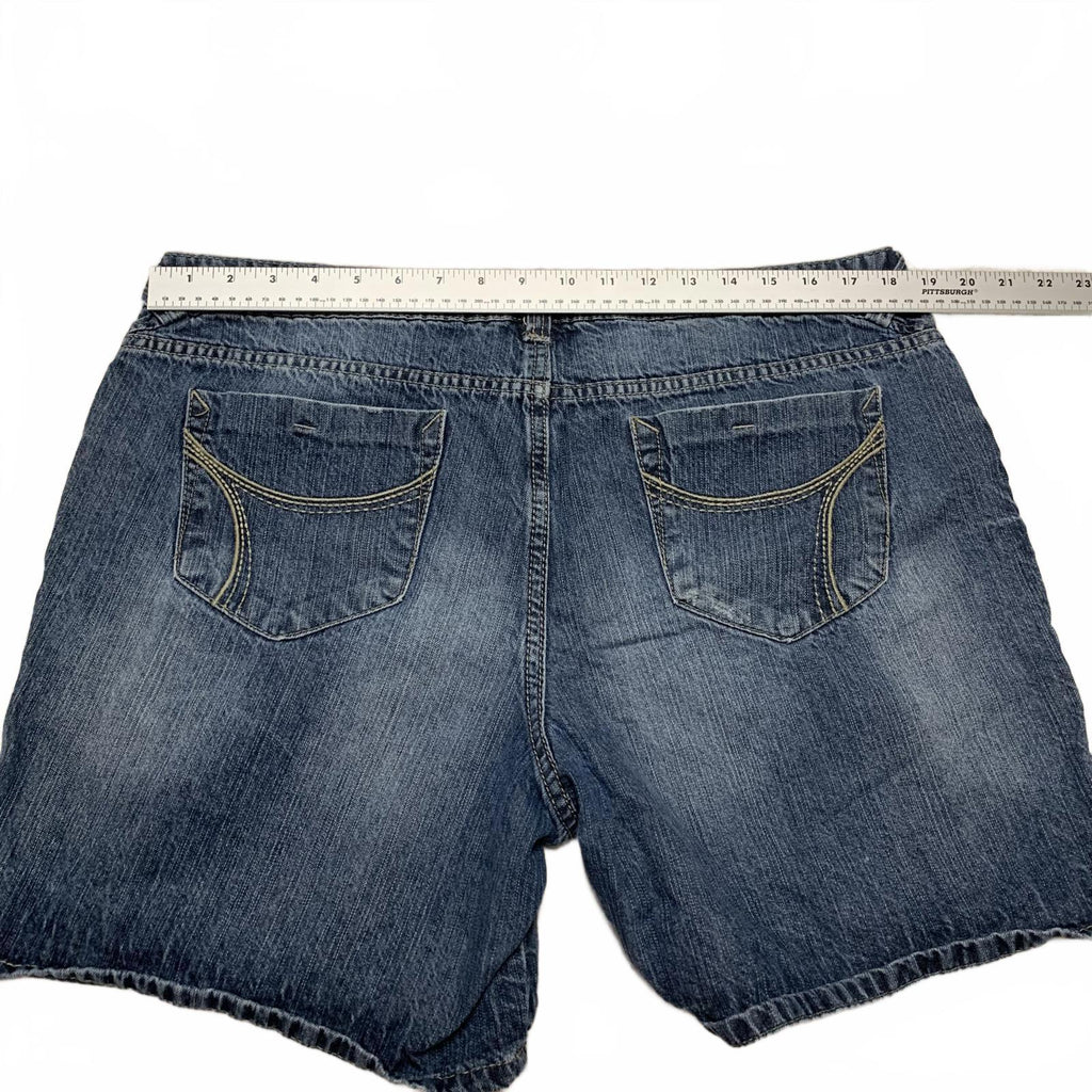 Route 66 Women's Size 16 Blue Wash Denim Shorts Jeans W 37