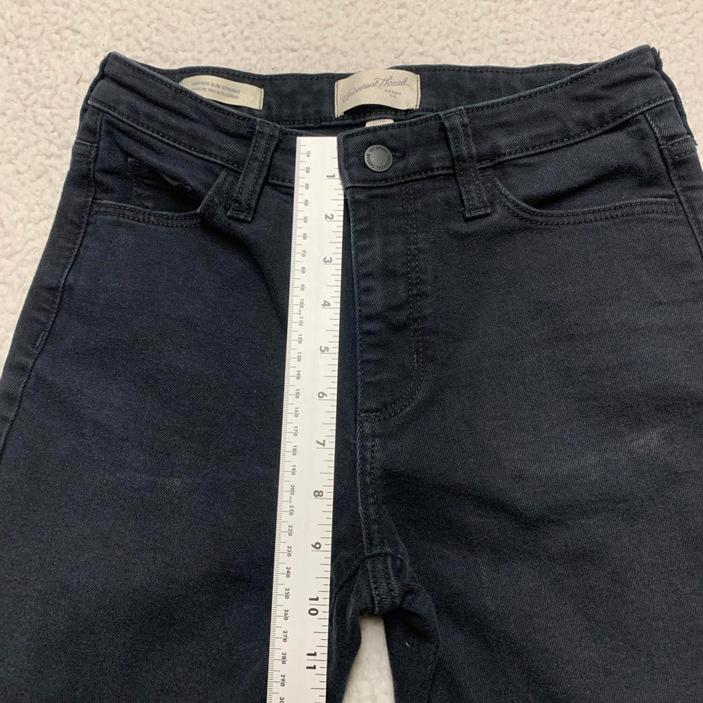 Universal Thread Goods Co Jeans Women's Size 2/26R Black Straight Leg 26 x 26.25