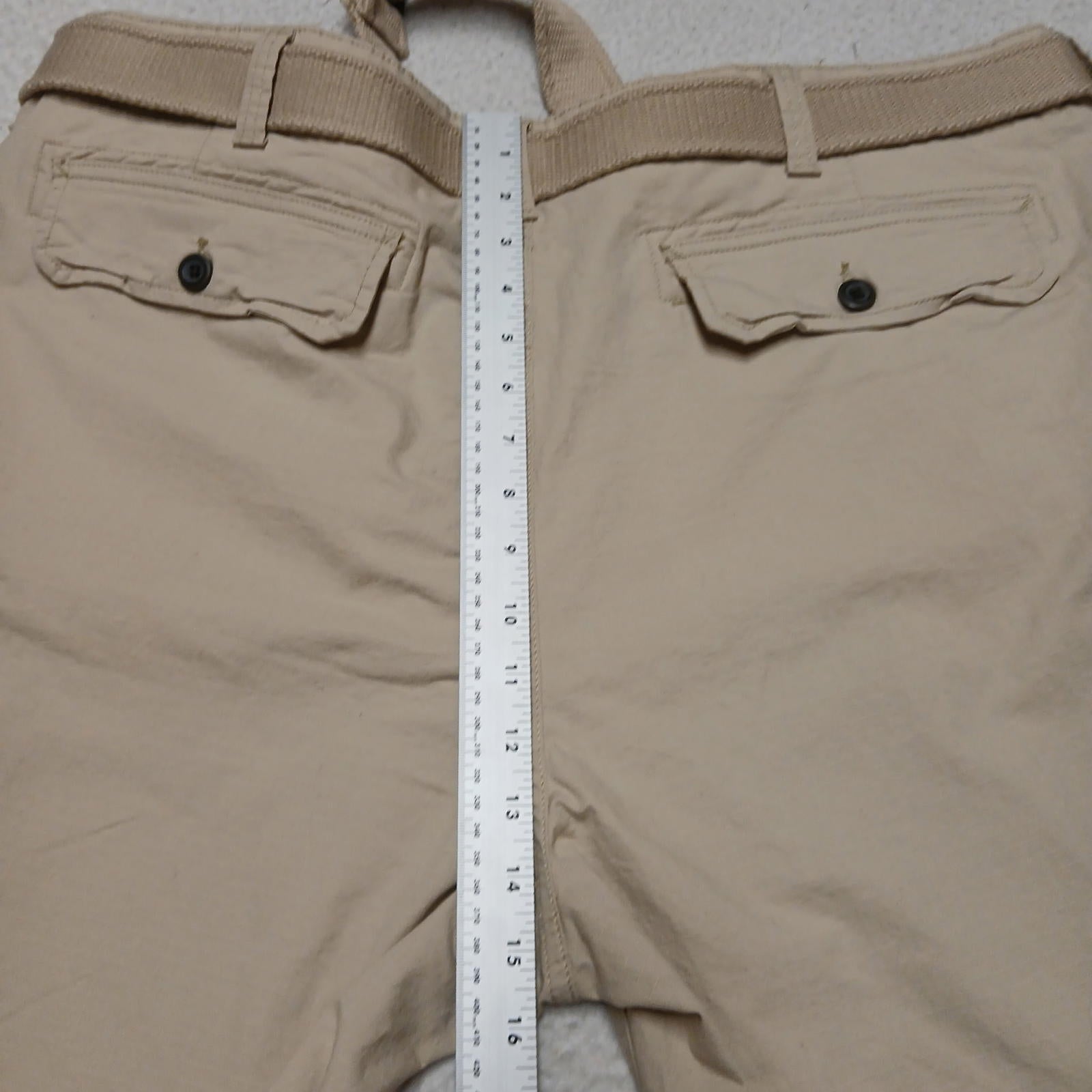 St. John's Bay Men's Sz 44 Beige Cargo Shorts with Belt W46 Classic