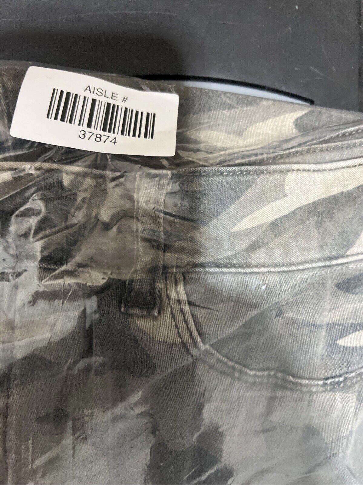 Rewash Brand Junior's Size 7/28 Olive Green Camo Print Straight Leg Pants