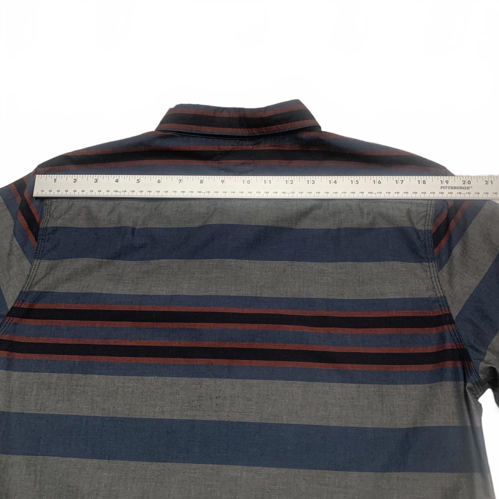 Levis Mens Size Large Blue Gray Striped Short Sleeve Shirt