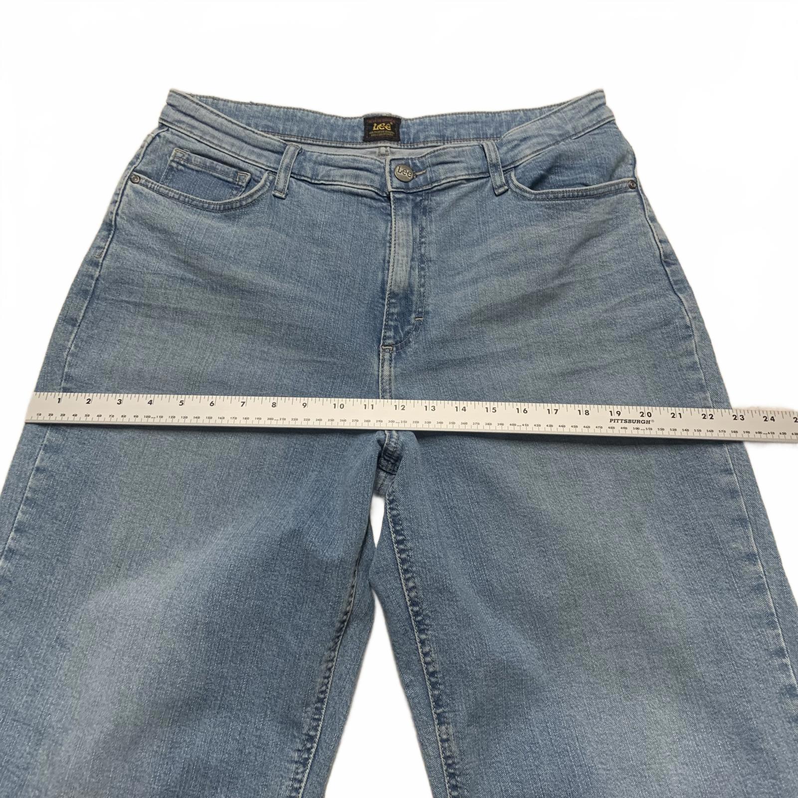 Lee Denim Women's Size 14 M Jeans Light Blue Denim 33x24 Actual