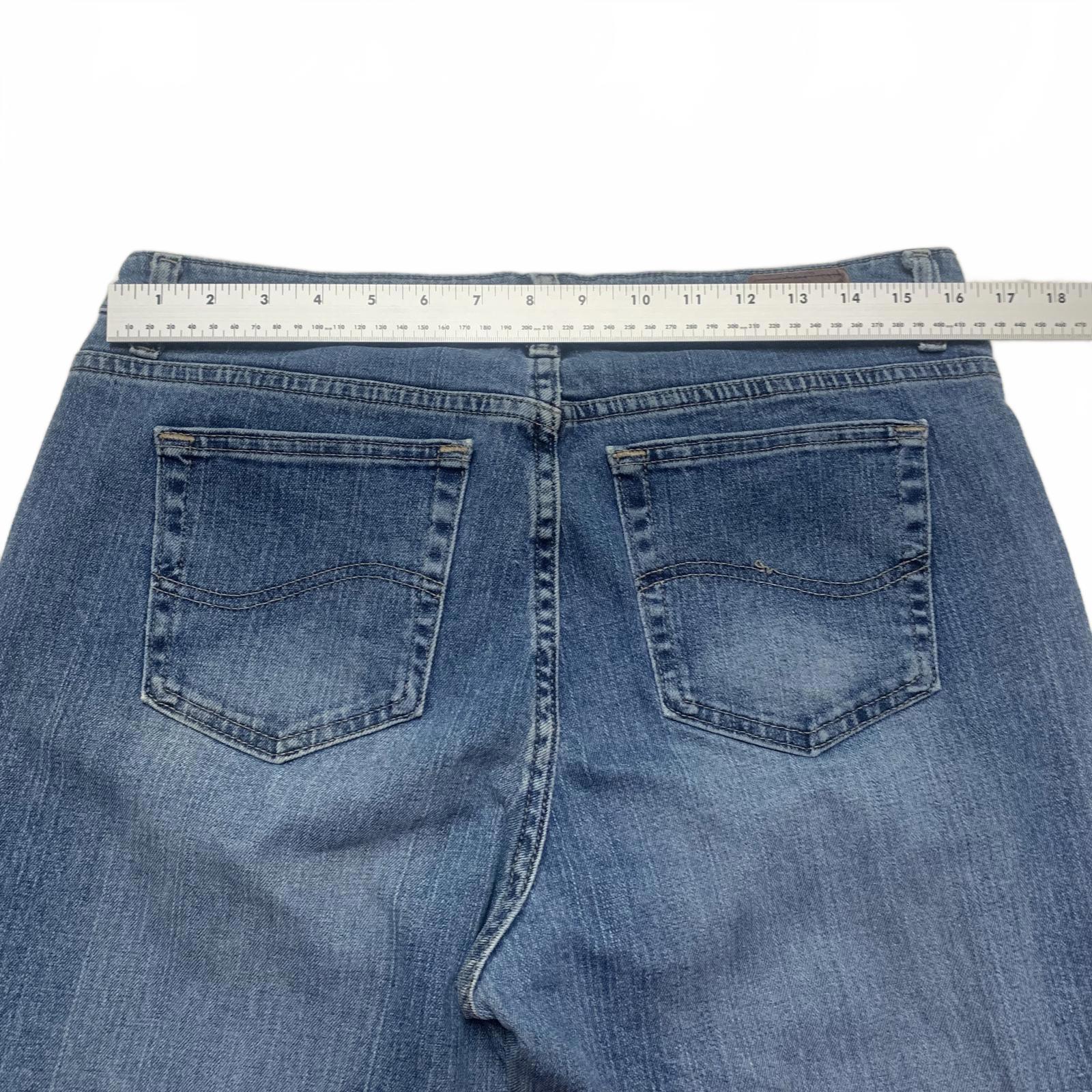 Lee Womens Size 14 Petite Blue Light Wash Natural Straight Leg Jeans